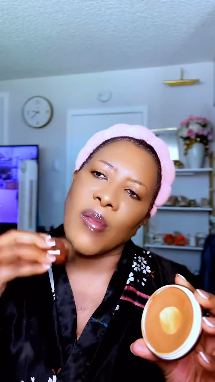 GRWM �

vacation makeup, mature skin tutorials, melanin skin, beauty, over 50, skin tint, yummy balm

#grwm #makeuptutorial #makeup #eurosummer 
#blackgirlmakeup #makeuptips
 #overfifty #matureskin 