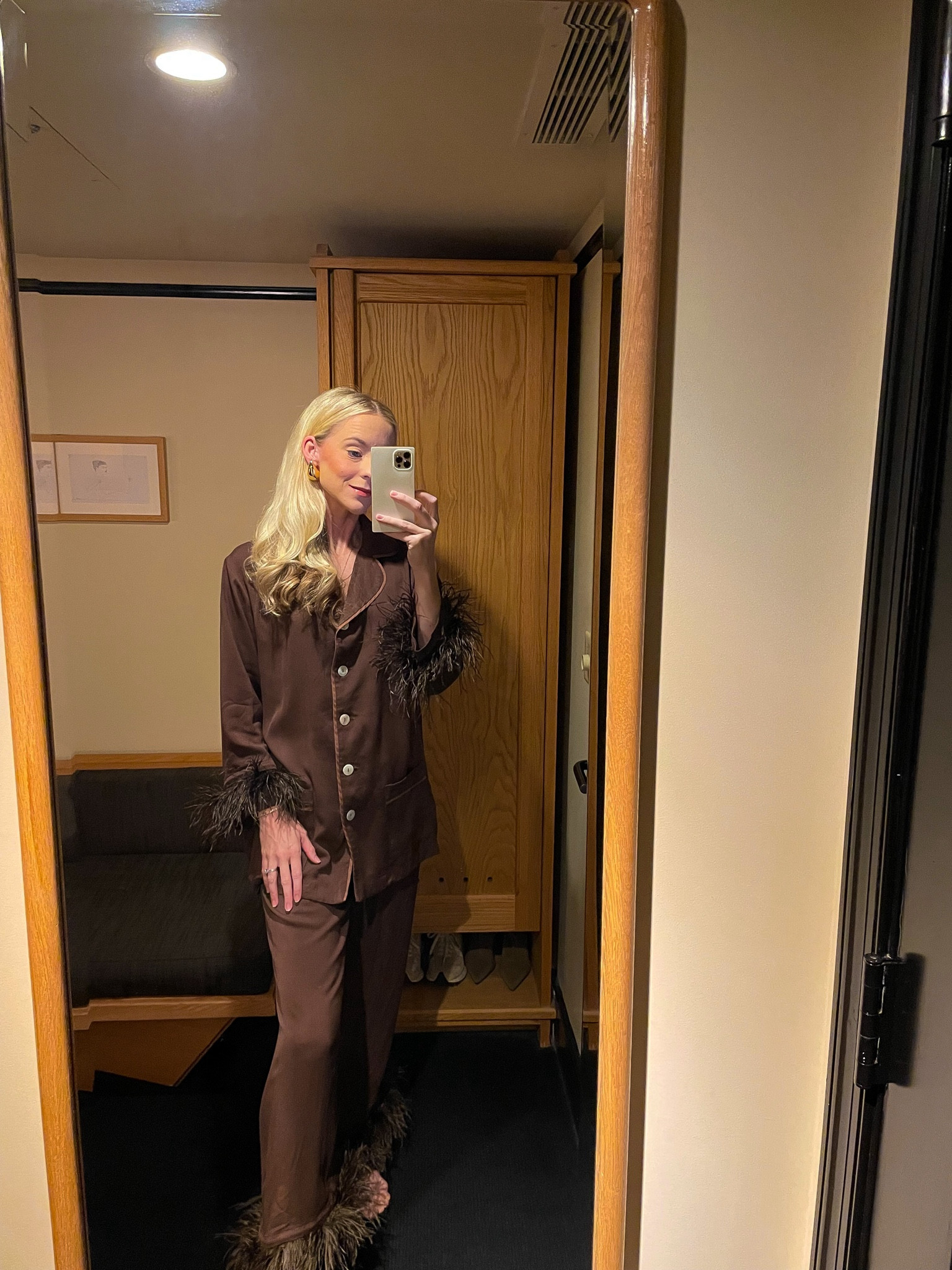 There nothing better than a chic, matching feather set of pjs - BIG FAN of Sleeper! 🤎 

#LTKtravel #LTKstyletip #LTKworkwear