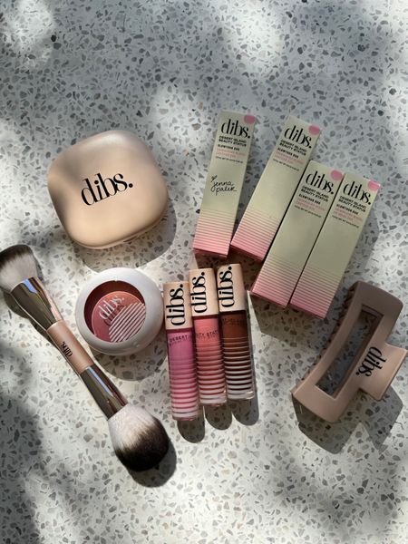 Dibs goodie bag I got from the event last night. 
You can use code SHAYNASLIFE to save 20% off for the next 36 hours then it goes back to 15% off 
Everything is so pigmented #obsessed ! #dibs #makeup 


#LTKfindsunder50 #LTKbeauty #LTKsalealert