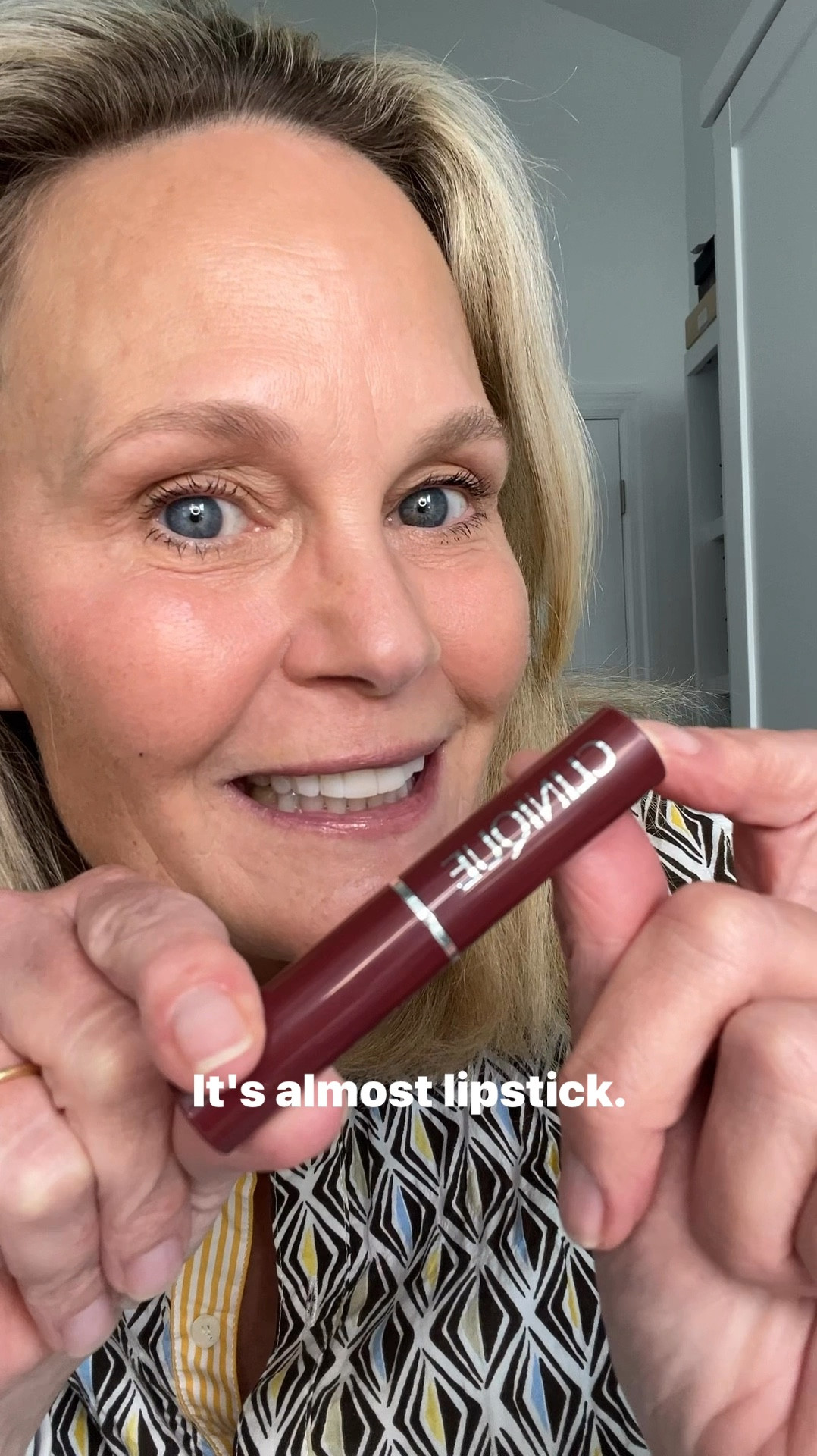 Like the convenience of a lipstick tube but prefer a gloss? @Clinique Almost Lipstick Black Honey is the answer. The look and feel of gloss in a lipstick tube!
The most universal flattering color and it feels great too!

#almostlipstick #gloss #blackhoney #gifted #sheerlipstick #clinique

#LTKBeauty #LTKStyleTip #LTKFindsUnder50