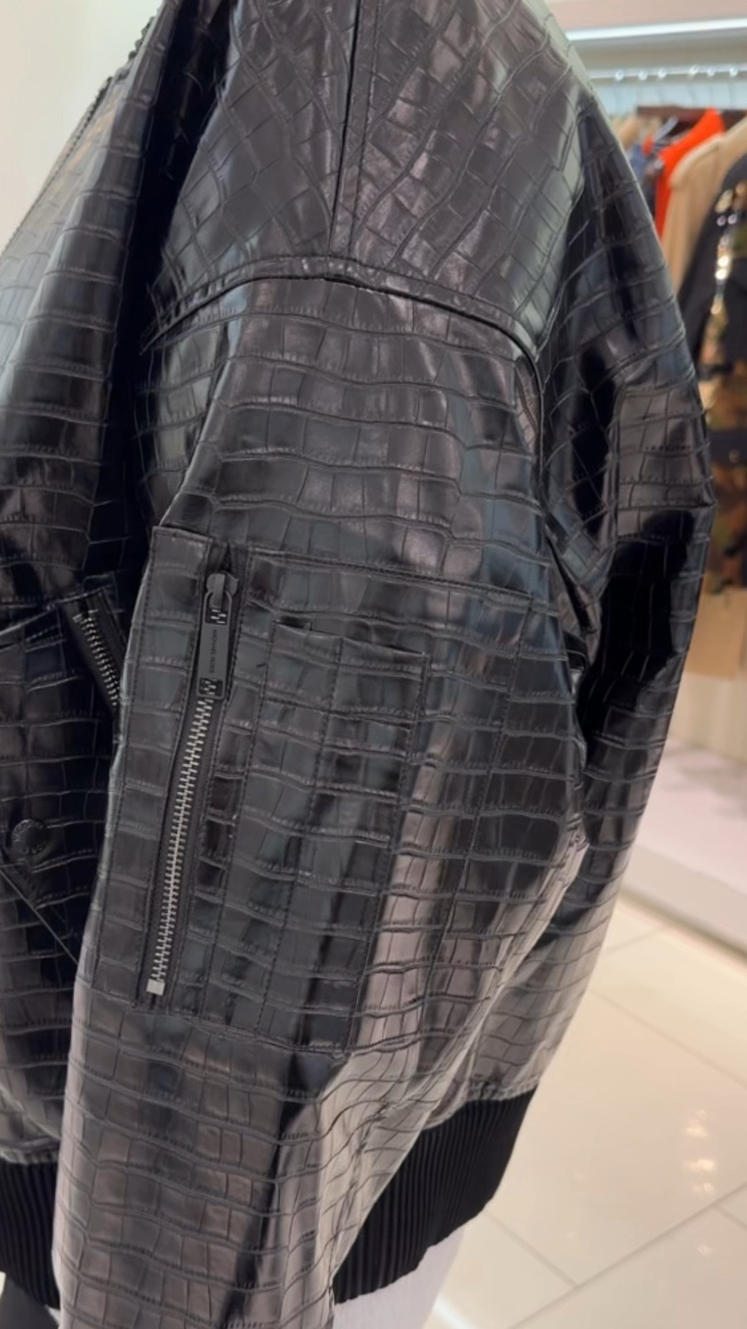 My Mia collection bag has finally met its match!! New bomber for the season  

#LTKStyleTip #LTKItBag #LTKWorkwear