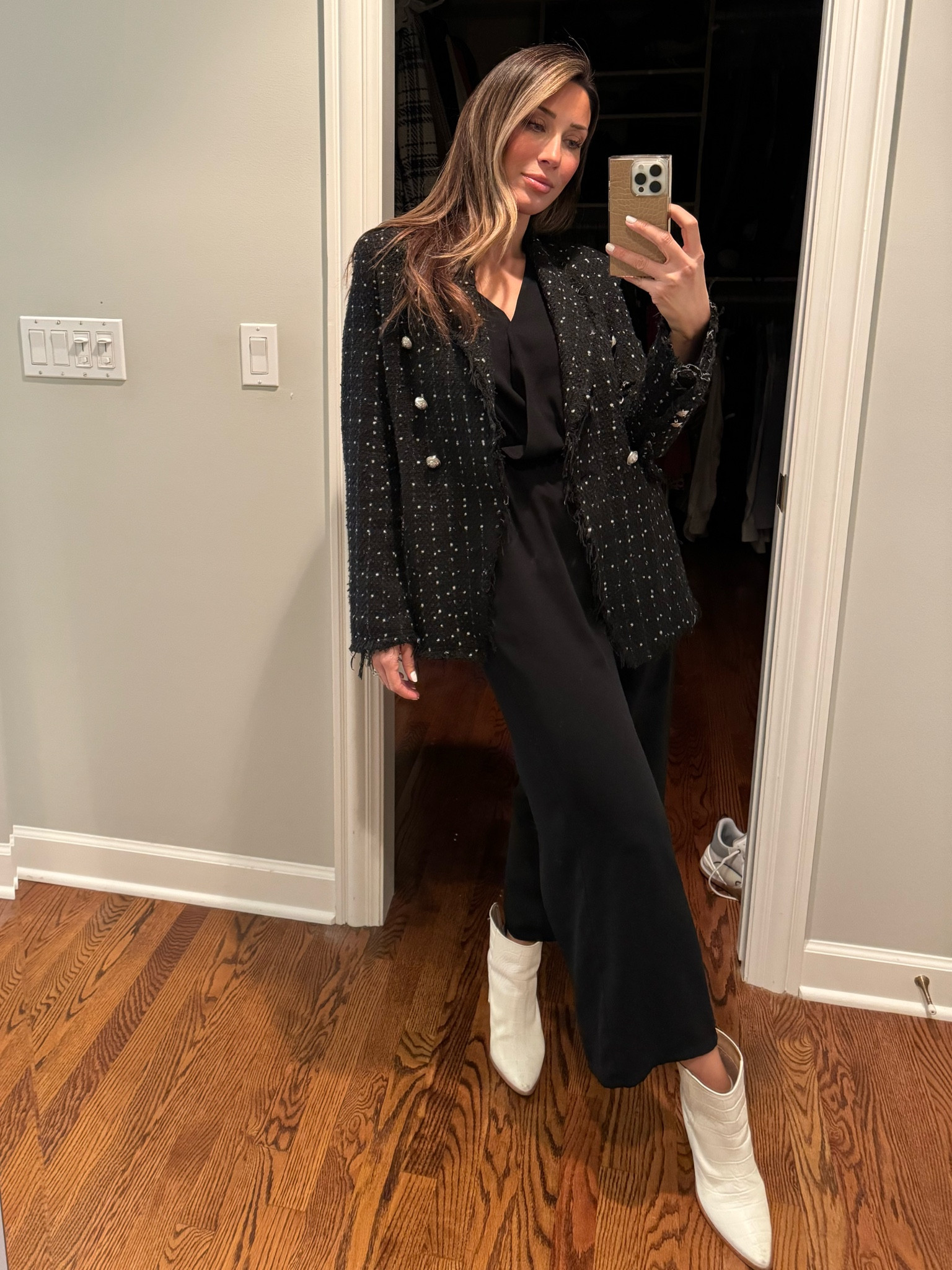Workwear: I usually always go to a black outfit… adding a little pop of another neutral color is my go to trick to make the outfit interesting.

#LTKstyletip #LTKworkwear #LTKfindsunder50