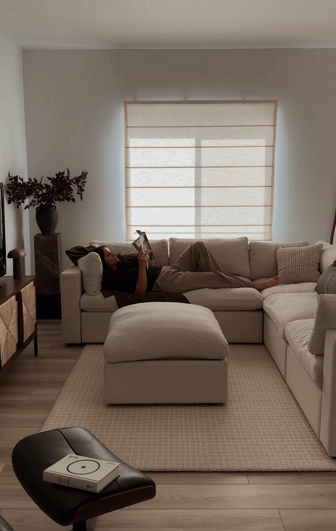 Cozy living room afternoon chilling ✨ living room design 