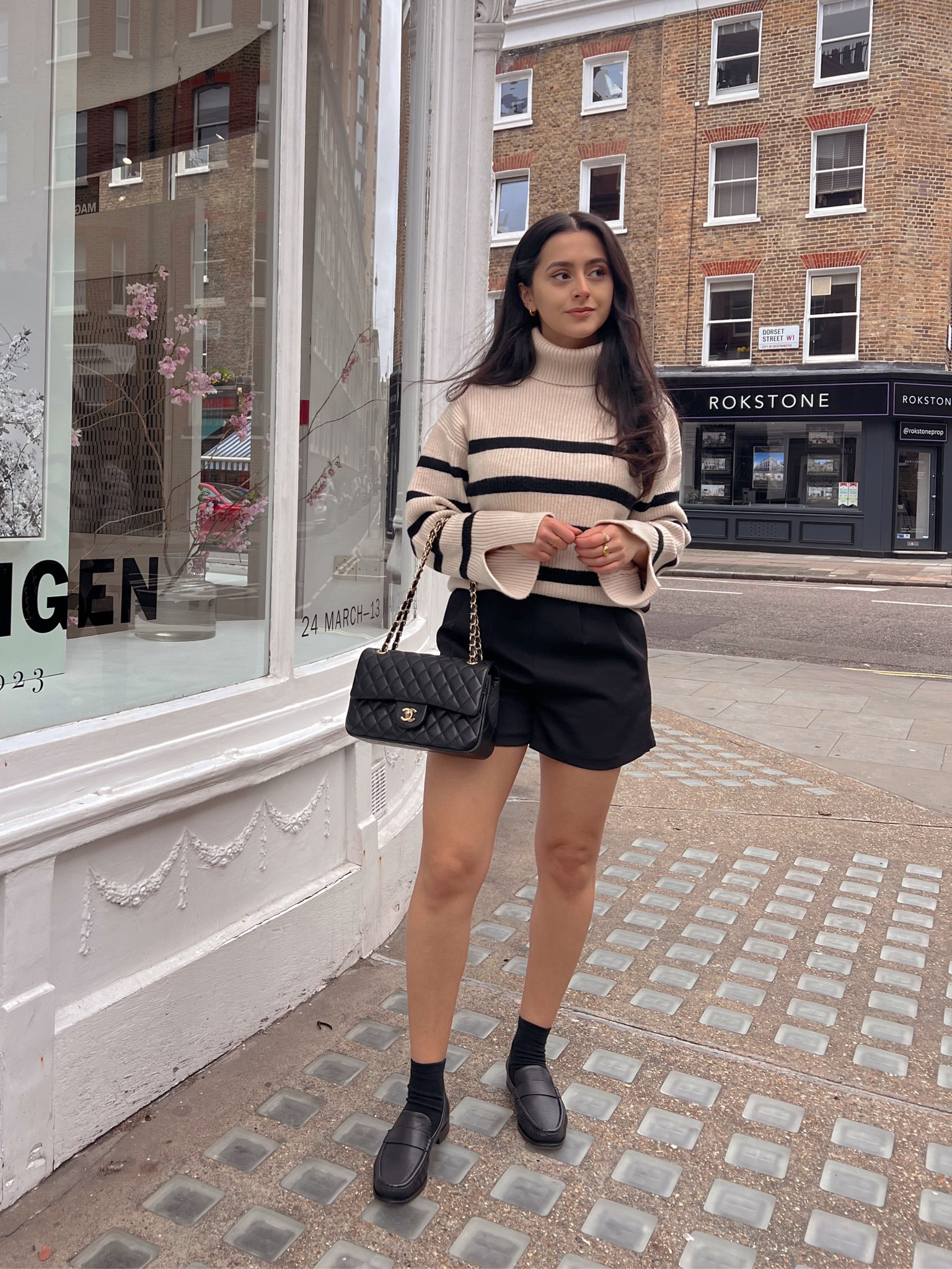 Classic stripes 🖤

striped knit, spring outfit, spring style, tailored shorts, loafers, chanel bag, classic style, chic style, chic outfit, spring knitwear, casual outfit, everyday outfit 

#LTKfit #LTKstyletip #LTKFind