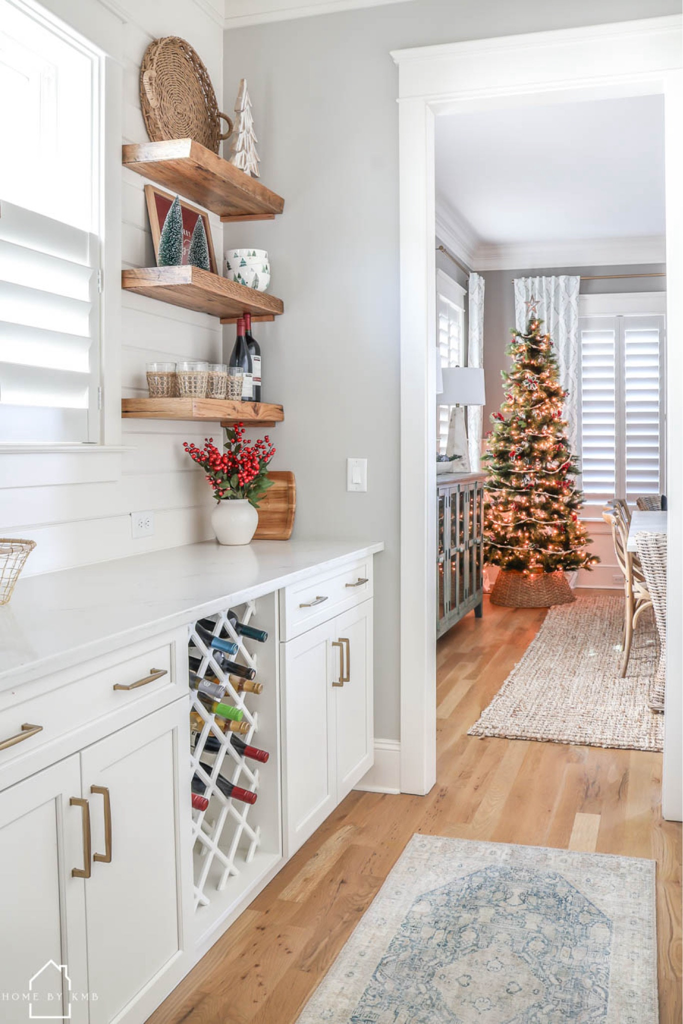 Christmas butlers pantry and dining room | Christmas shelf decor | kitchen shelves 

#LTKhome #LTKHoliday