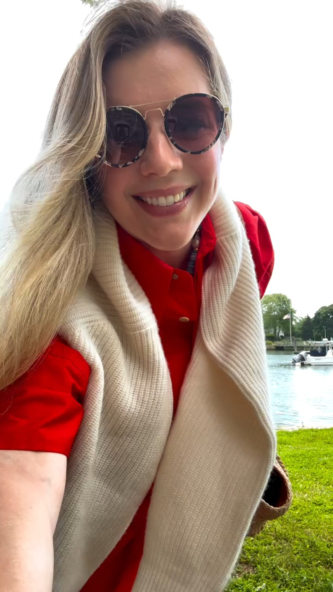 Is there anything better than @therowaytonfarmersmarket? The view, the vendors, the weather. Pure perfection! 

Shop my @shopmy for full outfit details! This dress is a splurge, but totally worth it. I know I will still love it in 10 years and still reach for it in 20! 

#rowayton #connecticut #ootd #outfitoftheday #wiw #whatiwore #preppy #styledaily #shopbop #leematthews #redwhiteandblue #shopmy