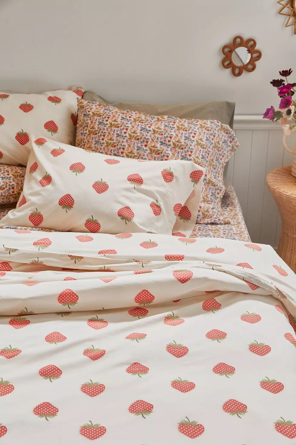 Strawberry Duvet Set | Urban Outfitters (US and RoW)