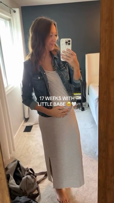 17 weeks growing our little babe 🥹🤍 

 #17weekspregnant #firsttimemom #bumpdate #pregnancyjourney