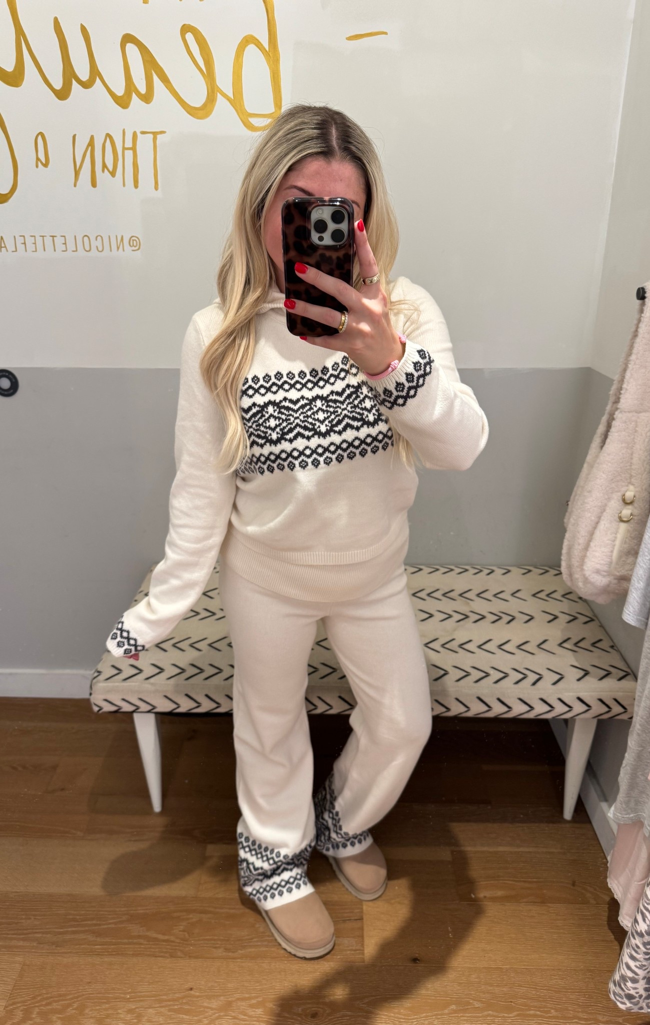 New aerie matching set
Size med top
Small pants 
Ugg clogs tts 
Gift idea 
Comfy holiday outfit 

#LTKFindsUnder100 #LTKGiftGuide #LTKootd