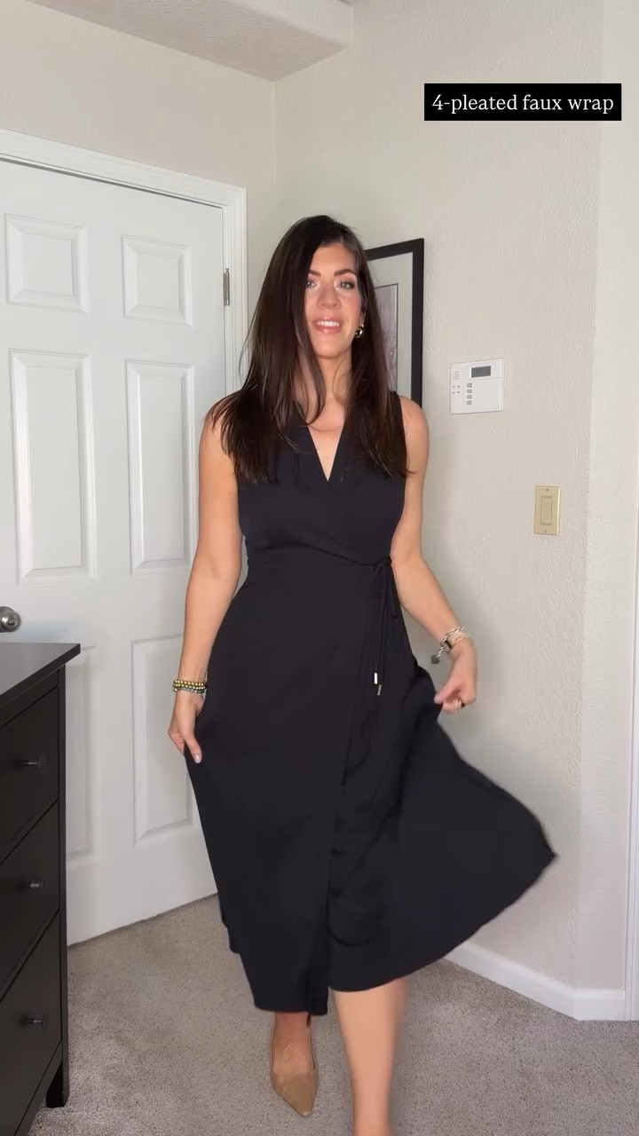 4-pleated faux wrap
Size down one to a small


#LTKMidsize #LTKTall #LTKWorkwear