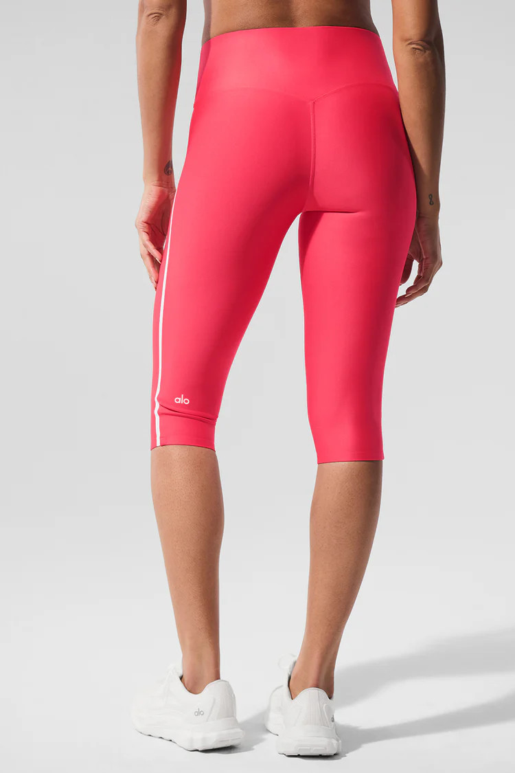 Airlift High-Waist Super Sleek Contrast Capri - Candy Red/White | Alo Yoga (US)