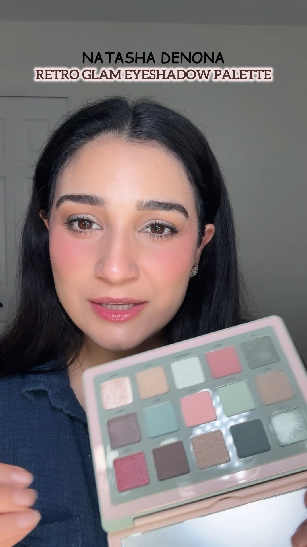 NATASHA DENONA
Retro Glam Eyeshadow Palette

Ranging from muted sage greens and cool browns to shimmering dusty pinks and sparkling champagne nudes, the RETRO GLAM EYESHADOW PALETTE suits every occasion