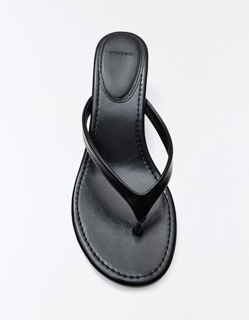 Heeled thong sandals - Women | Bershka UK