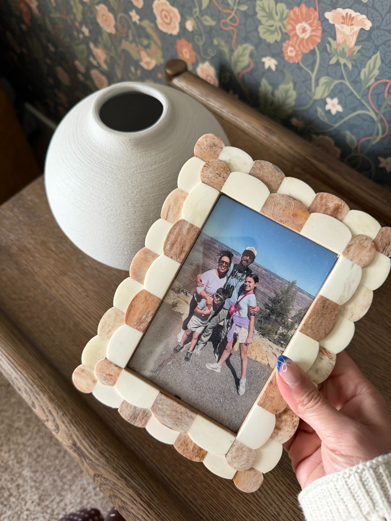 great idea for mother's day scalloped picture frame from Amazon! 

housewarming gift, hosting gift, mother's day gift idea  

 #LTKMothersDay #LTKmomlife #LTKWedding