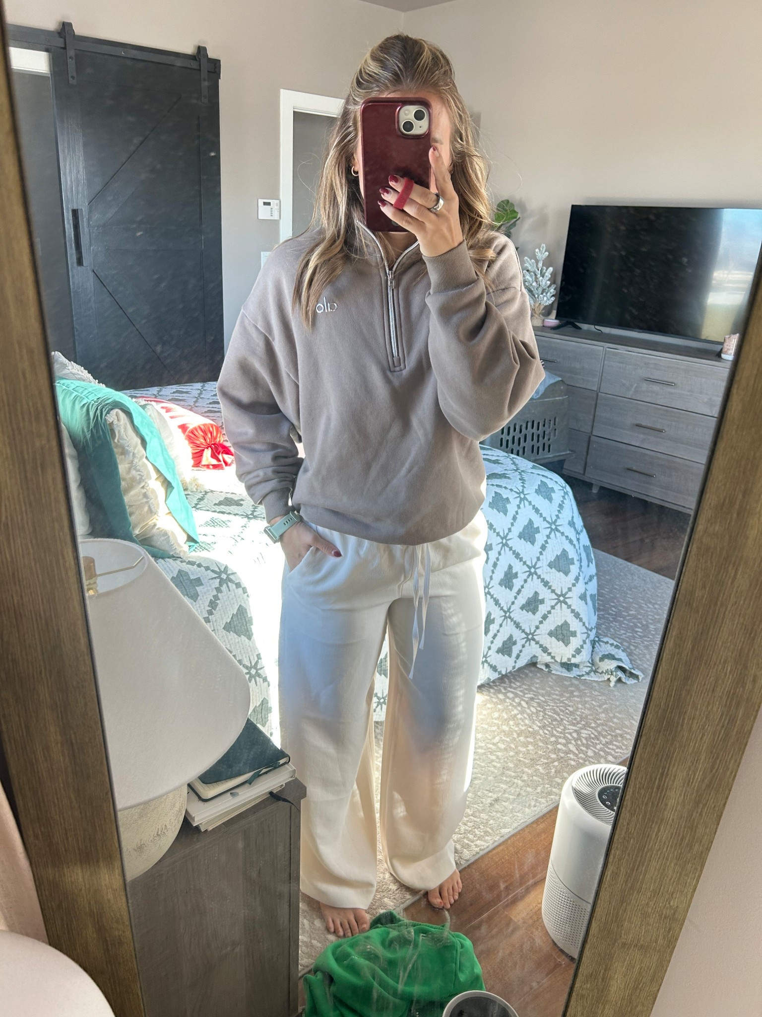 Grabbed the Aritzia Lodge pants in another color - size small! 

#LTKTravel #LTKmomlife #LTKSaleAlert