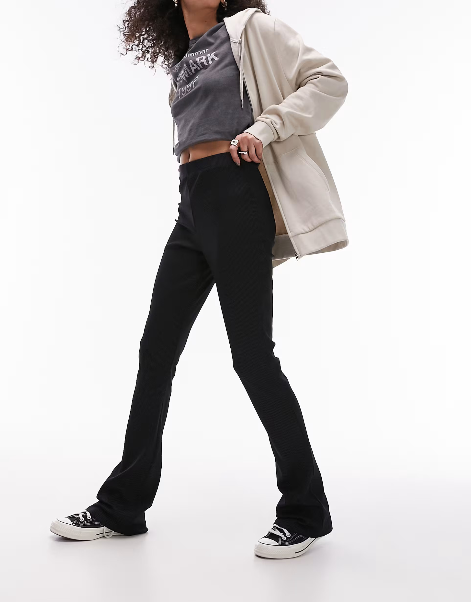 Topshop – Gerippte Schlaghose mit engem Schnitt in Schwarz | ASOS (Global)