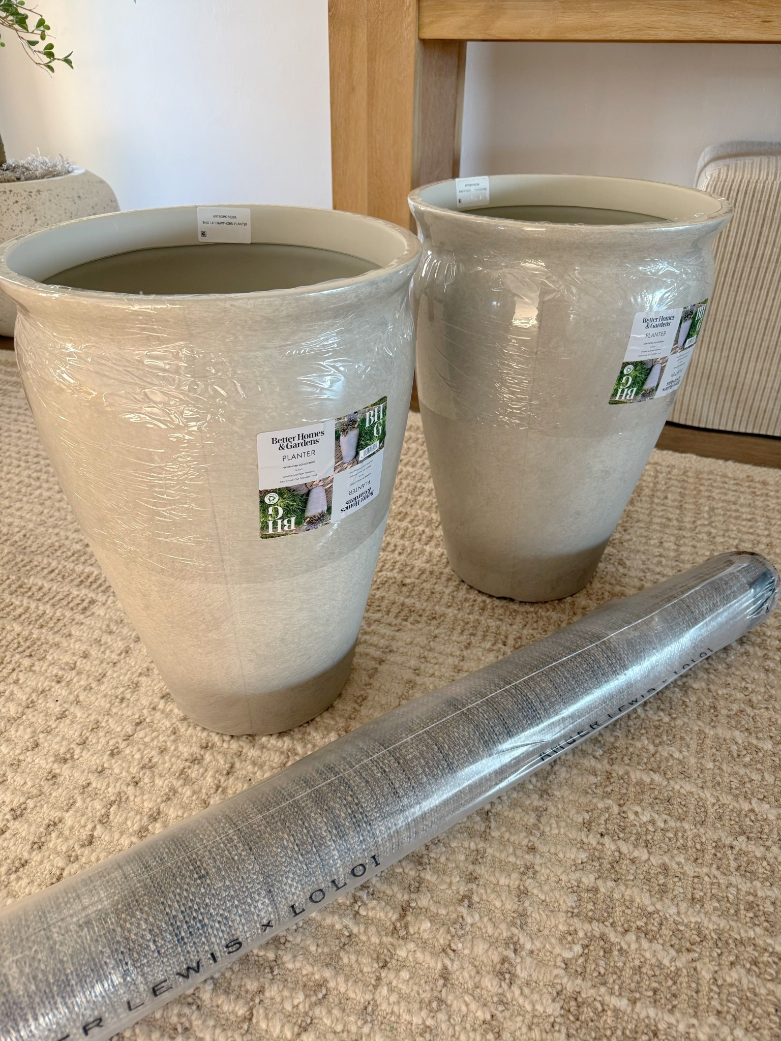 Spring porch loading….. 🌸





#frontporch #springporch #outdoordecor #planters #outdoorrug #doormat #walmart #amazon #nearlynatural #lowes 

#LTKHome #LTKSeasonal