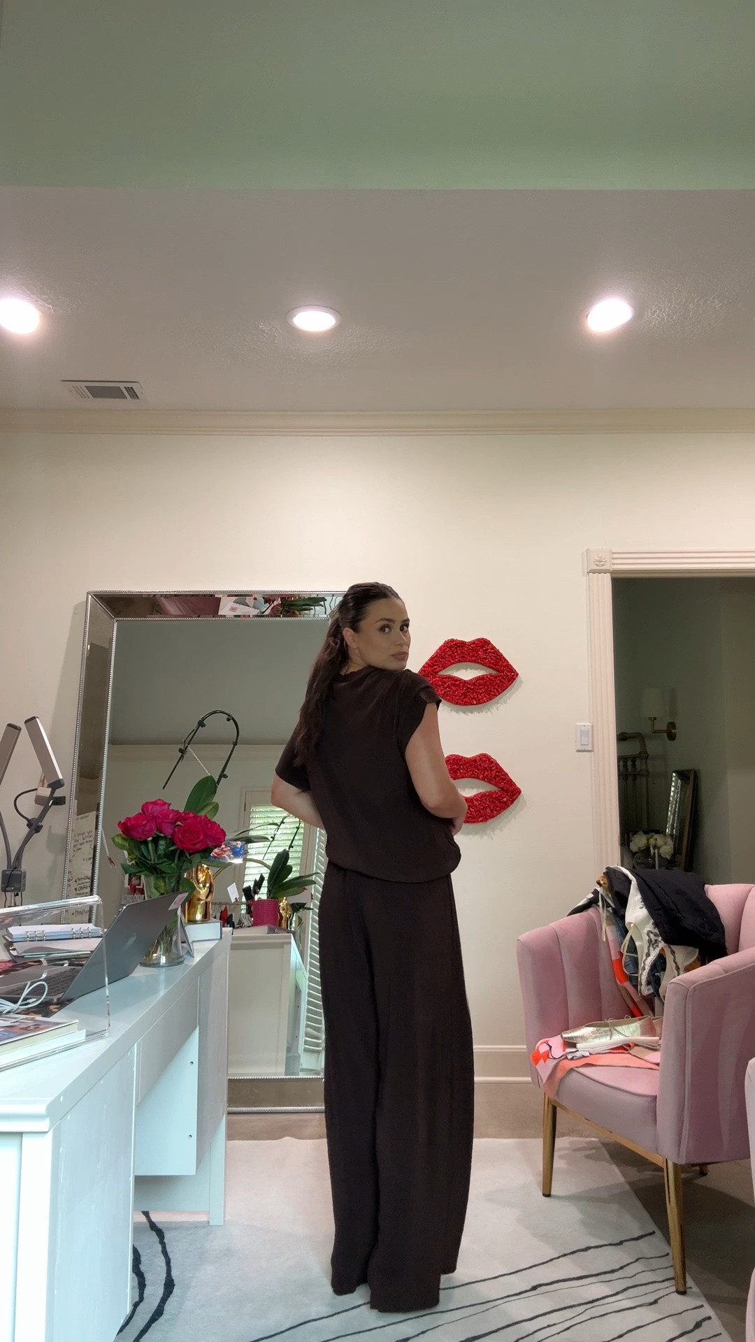 The brown crinkle set from H&M that I cannot stop thinking about 🤎 the top (was a little too big so definitely size down) and the drawstring pants together are giving such an elevated effortless look — and it's H&M so the price is going to surprise you. this is the easy summer set you need in your life.  

 #LTKootd #LTKSeasonal