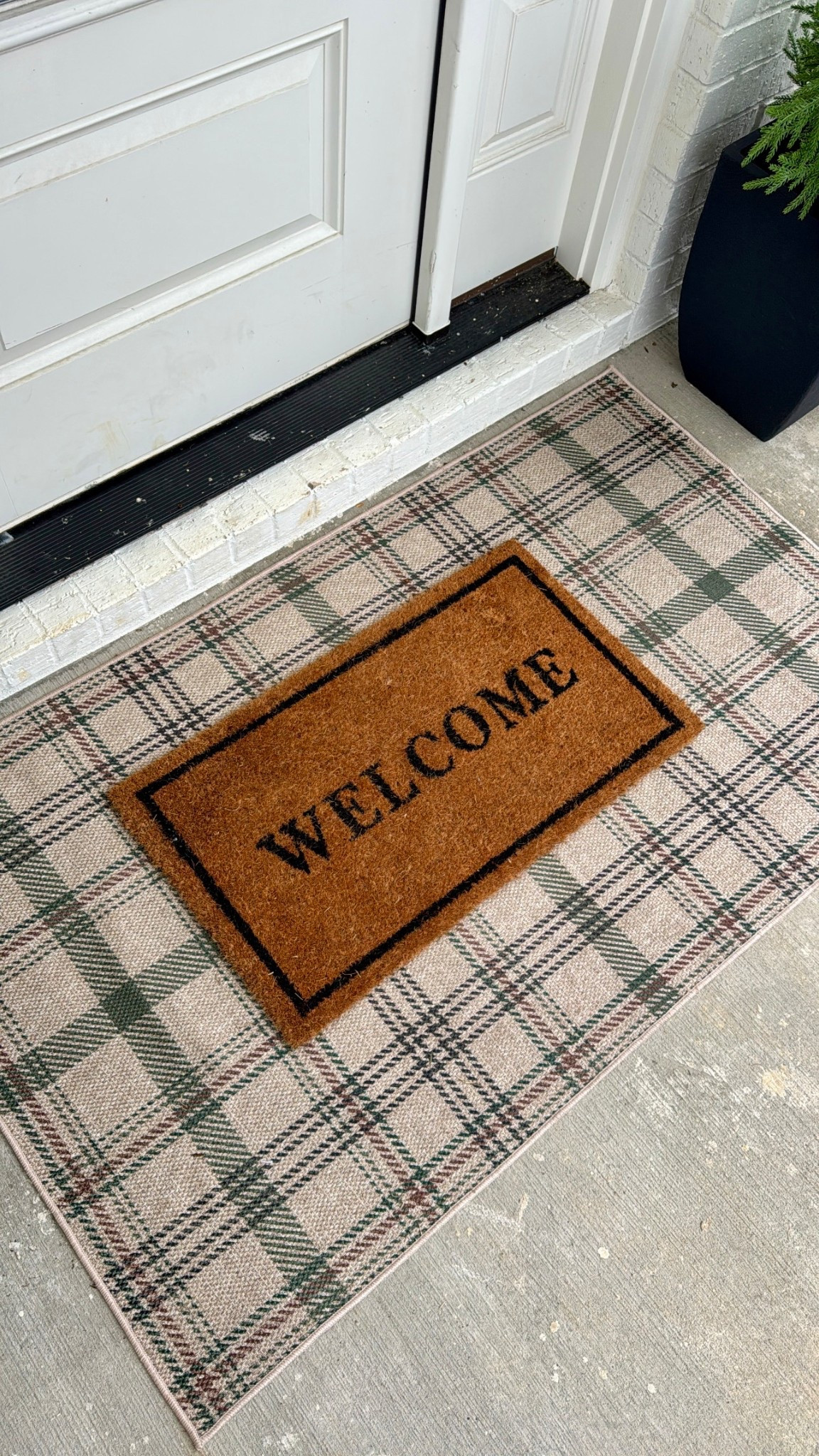 Neutral holiday front door mat + rug both from Amazon! 

#LTKFindsUnder50 #LTKHoliday #LTKCyberWeek