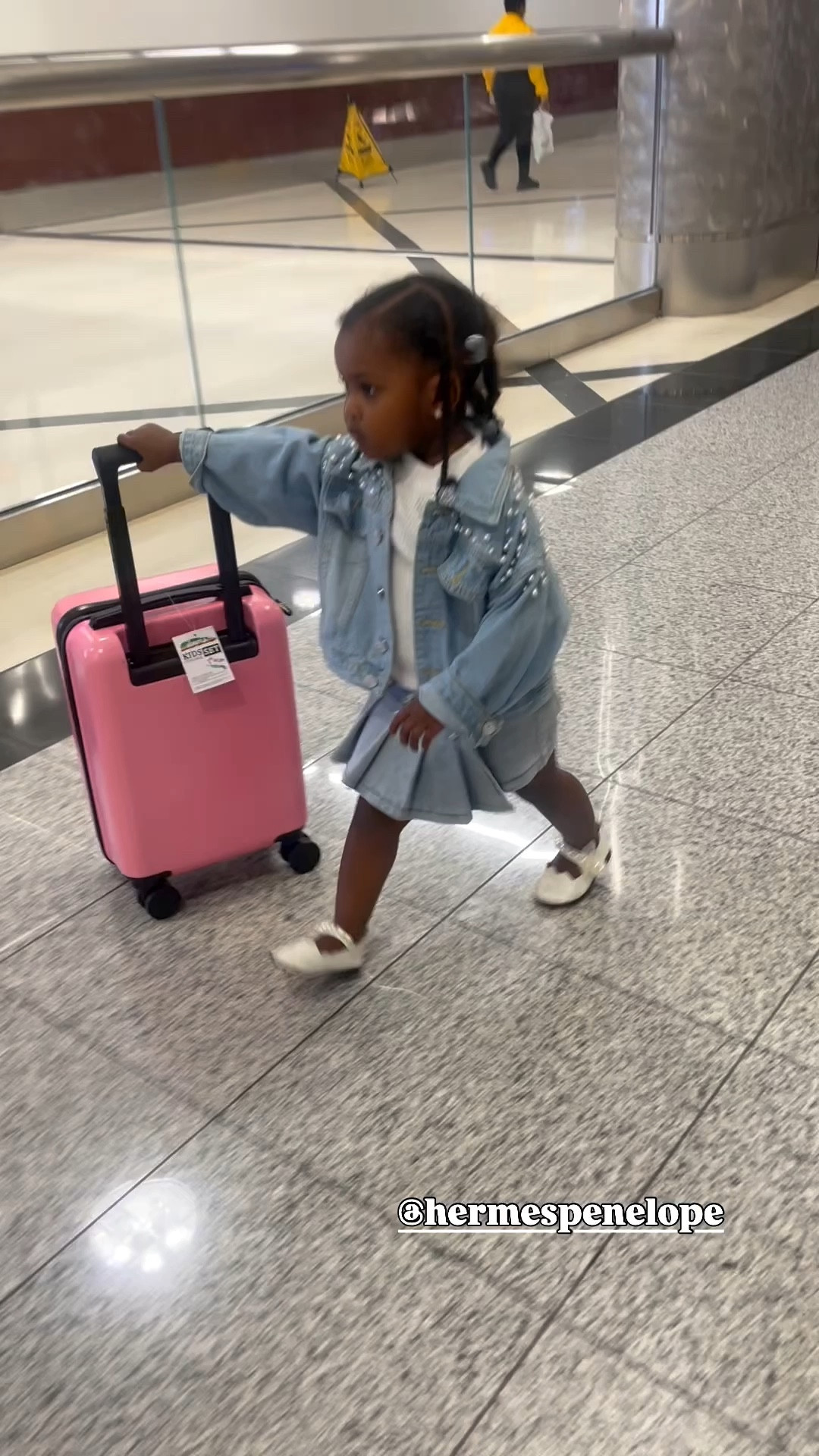 Hello Kitty Suit case 🐱

#LTKFindsUnder100 #LTKTravel #LTKKids

#LTKTravel #LTKmomlife #LTKKids