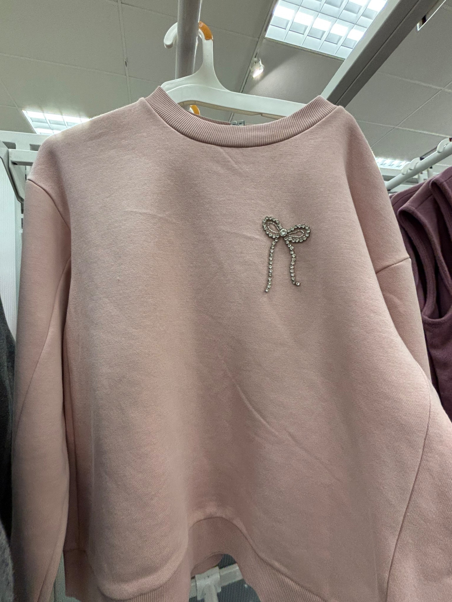 Women’s embellished sweatshirt 
With bow


#LTKSeasonal #LTKHoliday #LTKFindsUnder50