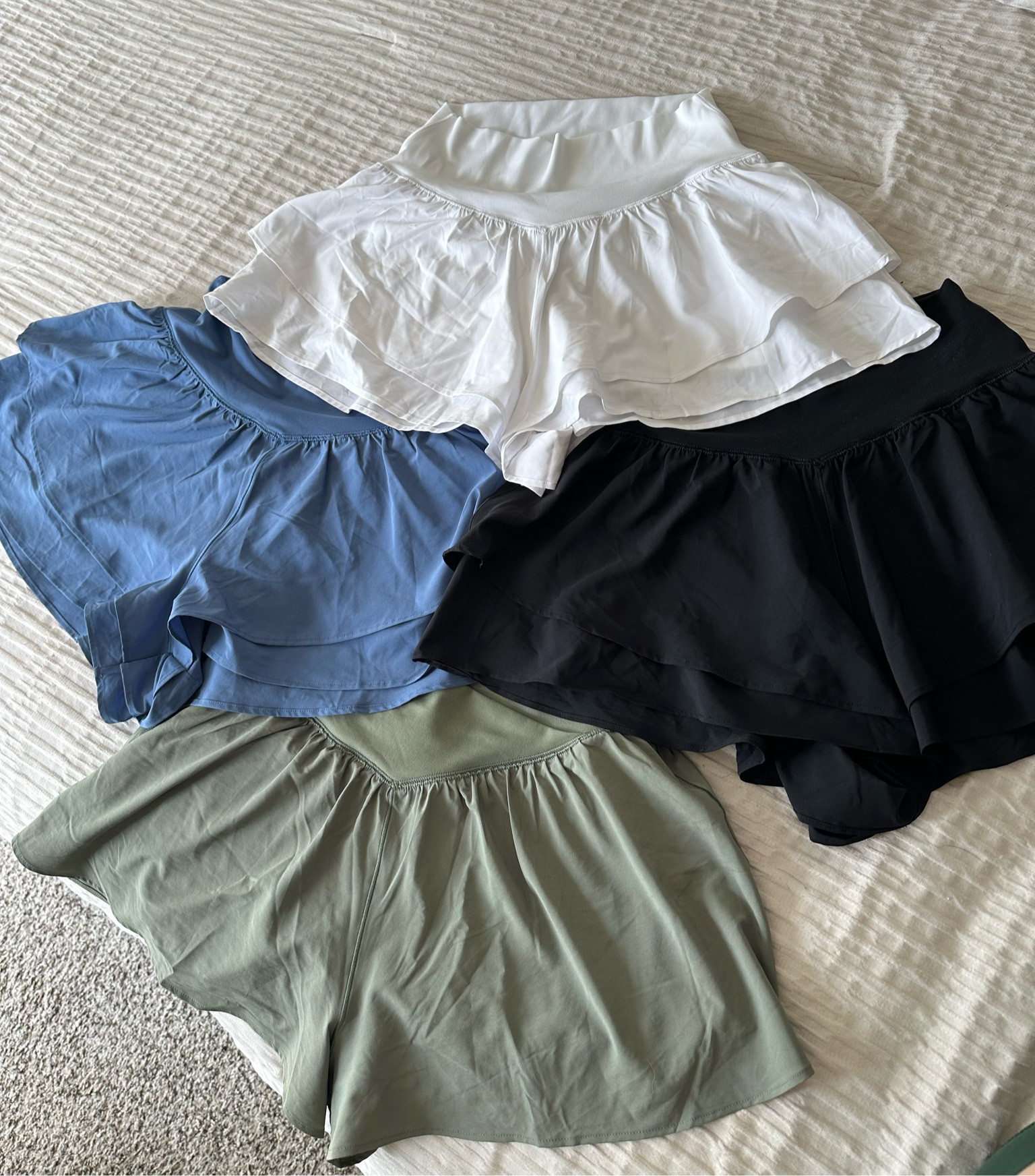 The perfect ATHLETIC short! 

Whether you’re running, going for a walk, or running errands, these Aerie shorts are your go-to! 

Very comfortable and high waisted with built in shorts. 

#runningerrands #errandsoutfit #athleticgirl #running #workoutgear #aerie

#LTKFitness #LTKStyleTip #LTKActive
