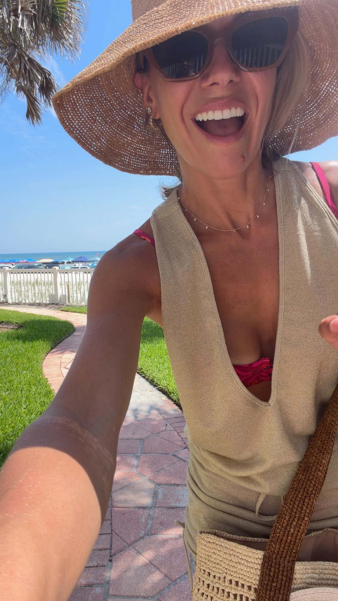 Today’s OOTD featuring this gorgeous tote that holds a hat

#LTKootd #LTKTravel #LTKSwim