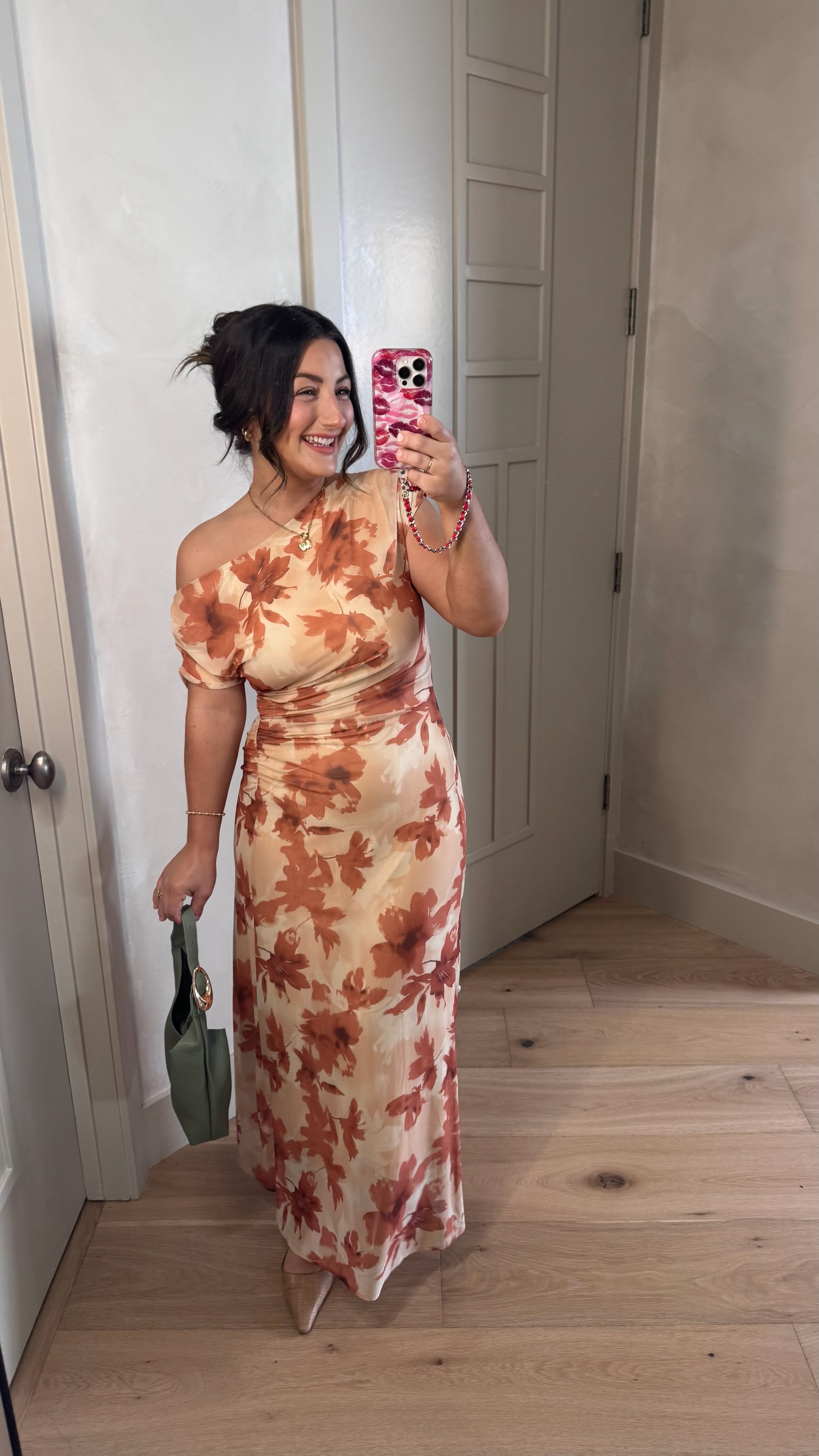 Loving this off-shoulder floral dress! 

Special occasion or wedding guest dress! 

Dress size small 
5'0" 140lbs
Petite friendly

#LTKSaleAlert #LTKPetite #LTKWedding