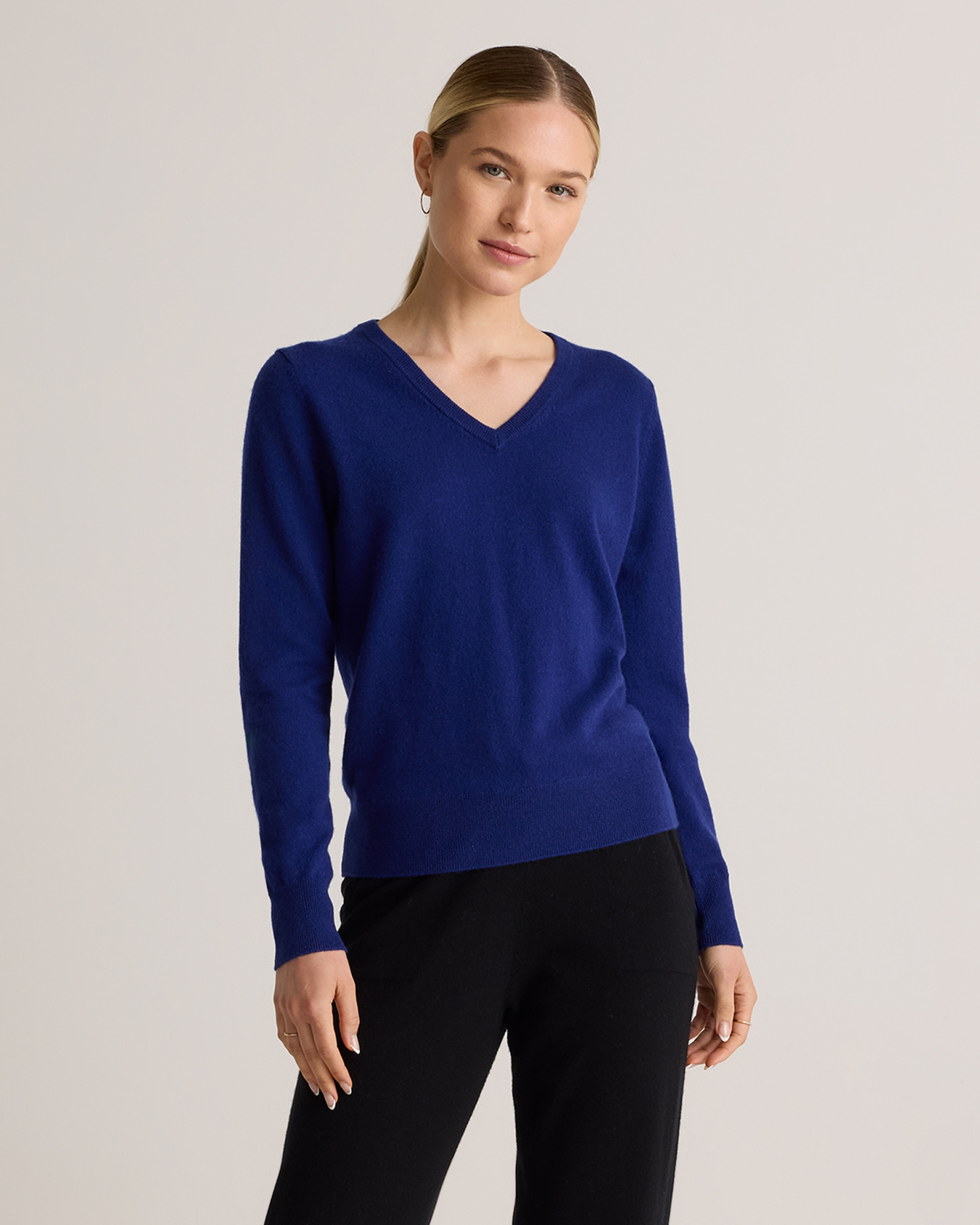 Quince | Women's Mongolian Cashmere V-Neck Sweater in Deep Ocean, Size Small | Quince