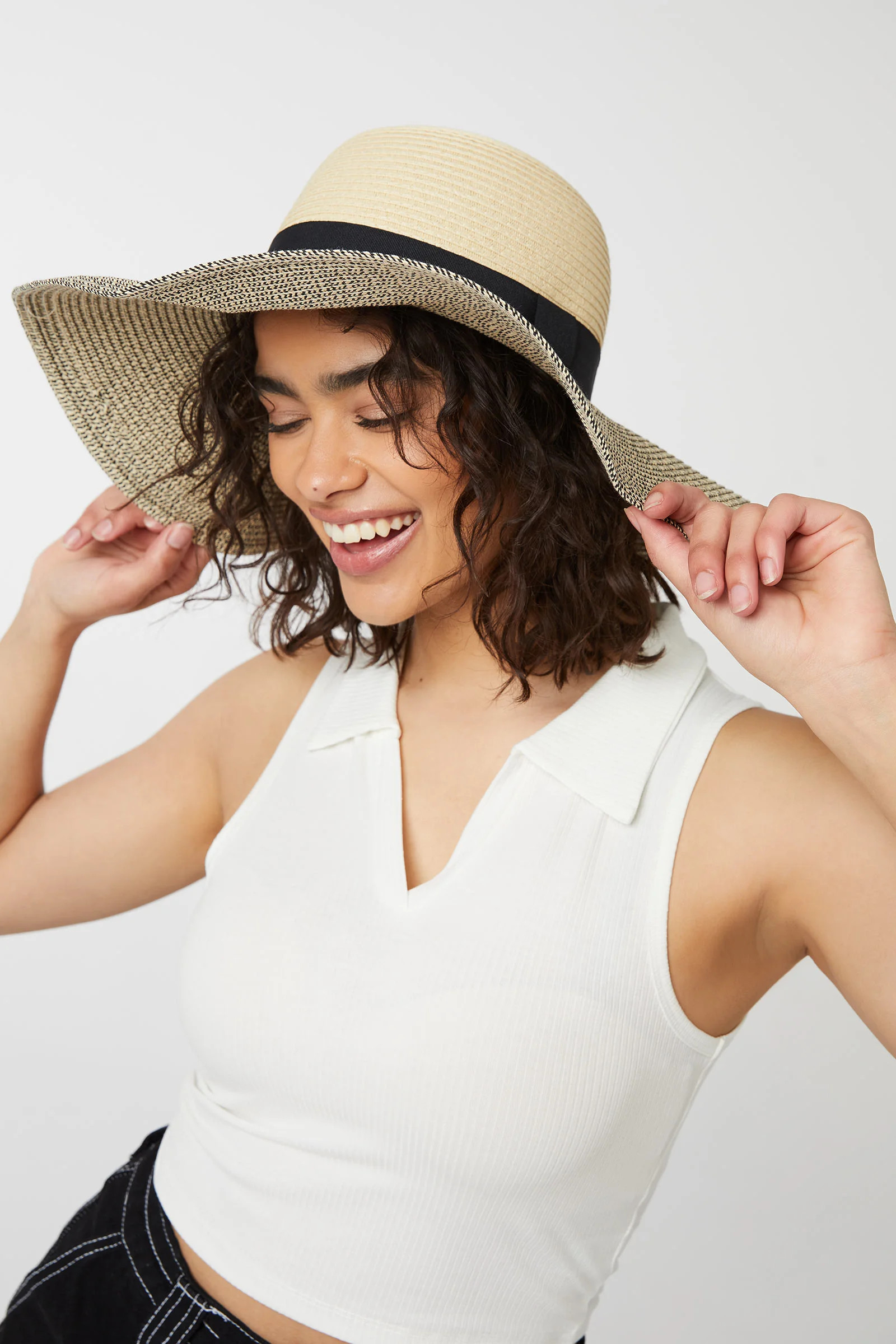 Straw Hat with 2-Tone Brim | Ardene