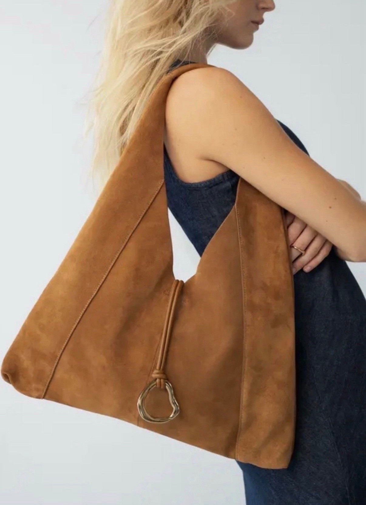 Hobo bag
#ltkbeauty
#ltkfindsunder100

#LTKootd #LTKgrwm #LTKdayinmylife