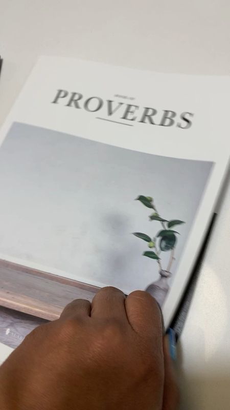 Book of Proverbs Alabaster Bible. I love reading the Alabaster Bible. The pages are gorgeous. #Bible #Faith #BooksoftheBible #Reading #Books #FlairPens 