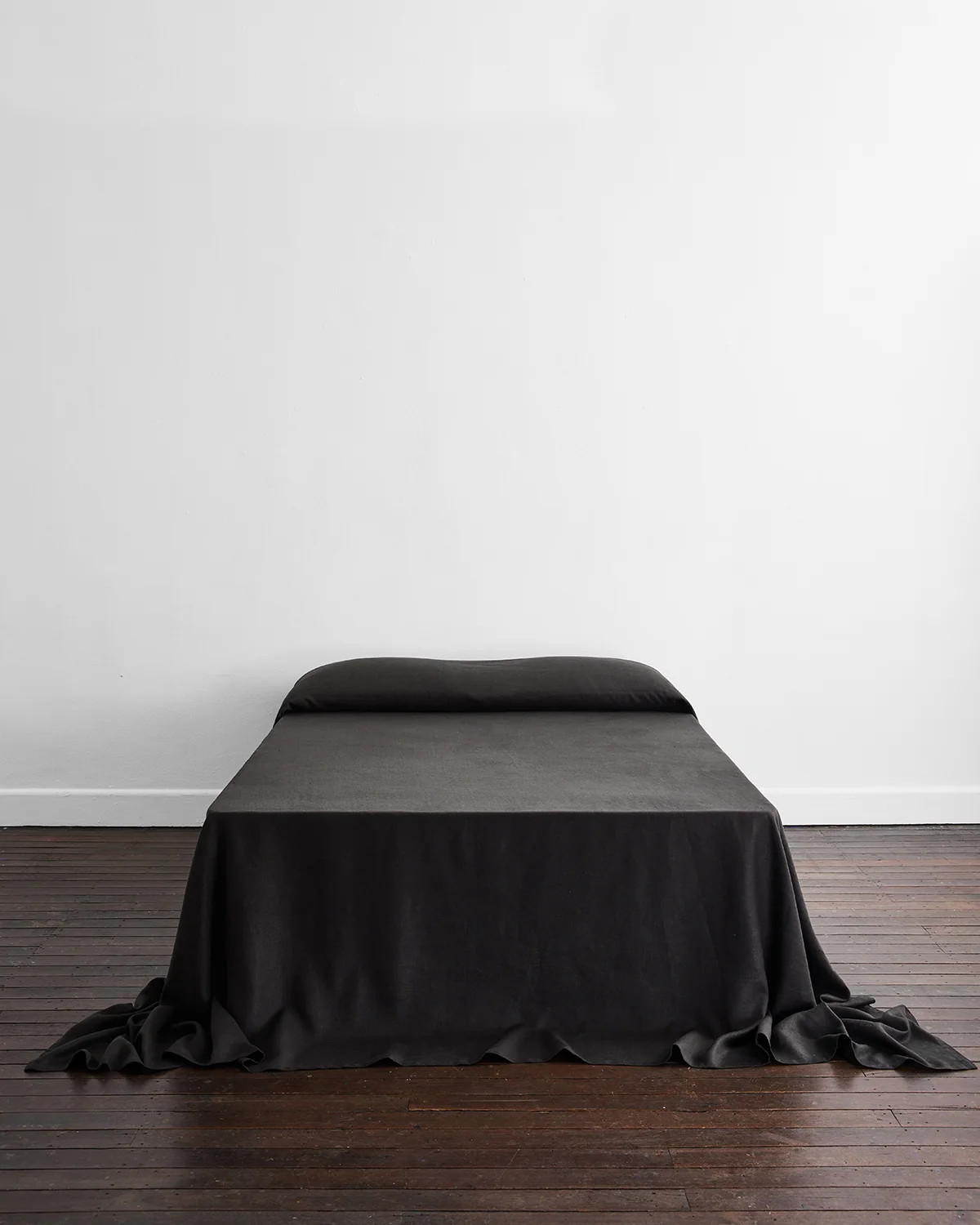 Charcoal Heavy Linen Bed Cover | Bedthreads US