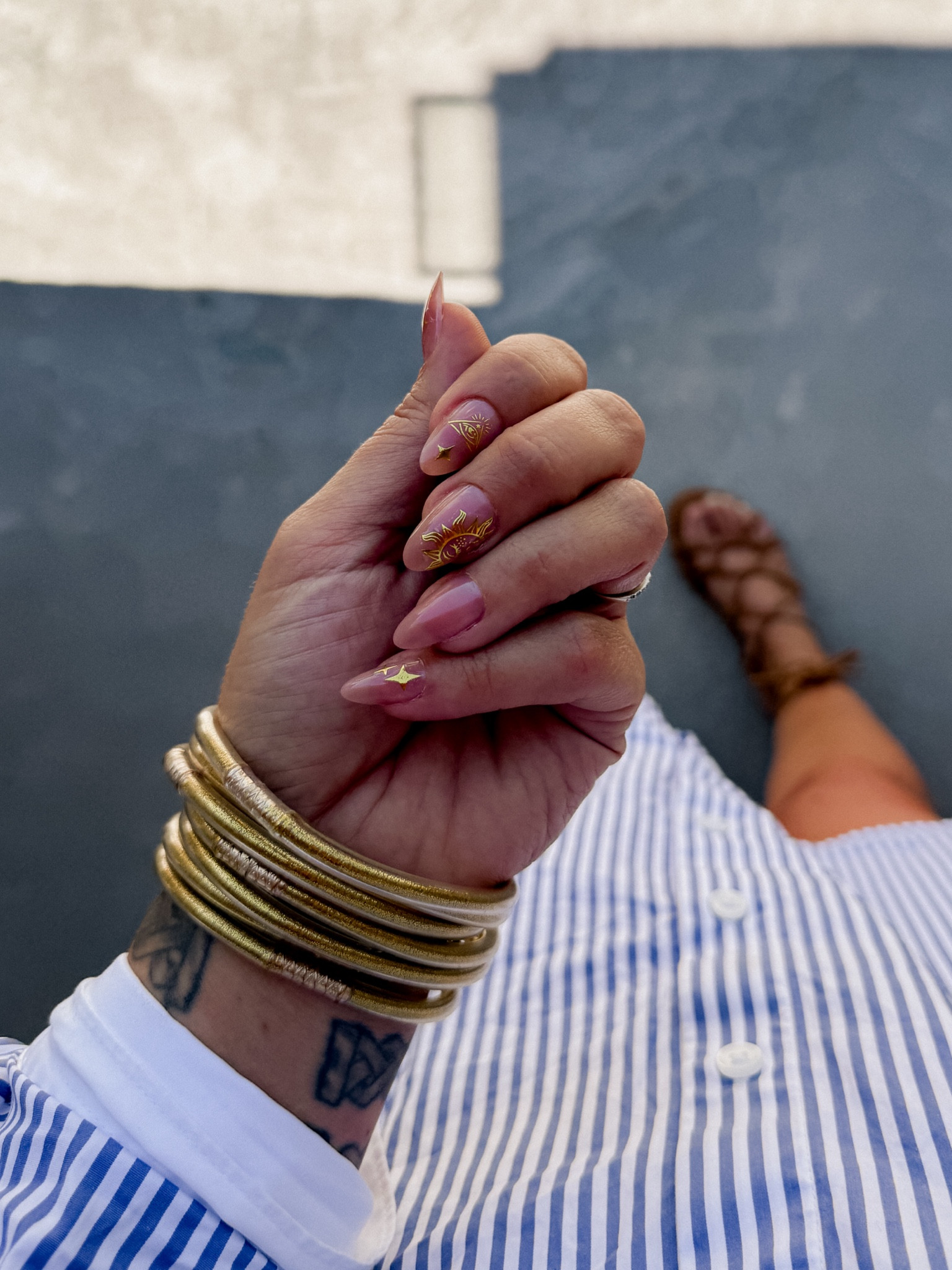 New set of press on nails. My favorite nude set! Added some fun stickers and a top coat


#LTKMidsize #LTKStyleTip #LTKBeauty