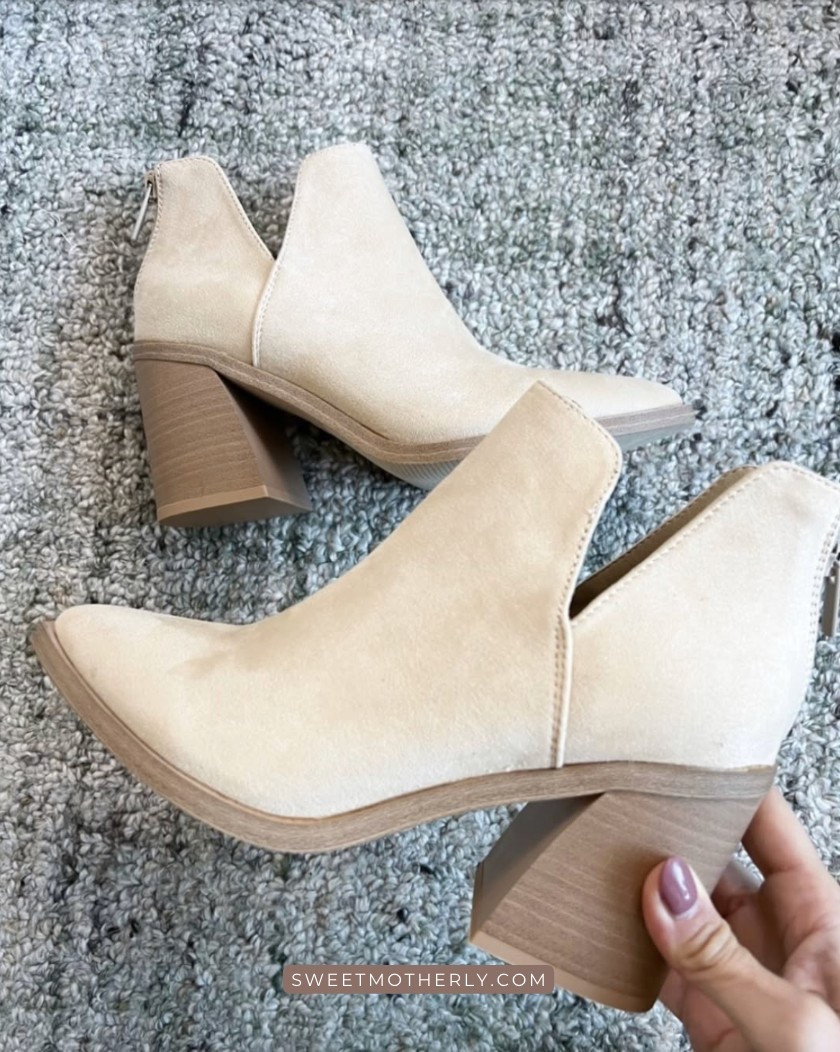 Grab these gorgeous, Vince Camuto-inspired booties for under $𝟭𝟵 now with our code: Z594GGQO

white leather sneakers
chunky platform sneakers
pointed toe ballet flats
slingback low heel pumps
block heel ankle boots
knee high leather boots
strappy flat sandals
square toe heeled sandals
loafers with gold hardware
classic espadrille wedges

#LTKHoliday #LTKSaleAlert #LTKSeasonal
