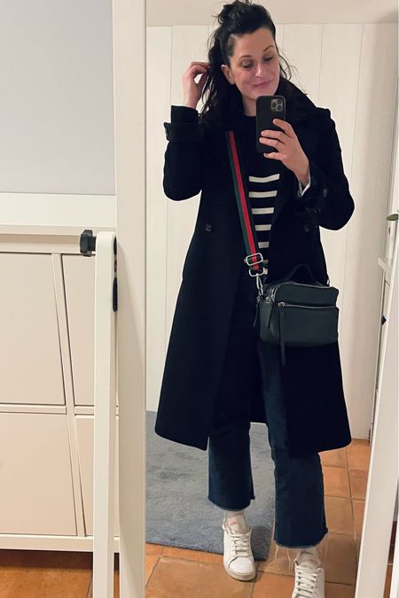 Navy coat Cyrillus / Striped knit Uniqlo / Bag And Other Stories / Flare crop jeans / Sneakers Adidas

#LTKover40 #LTKeurope #LTKmidsize