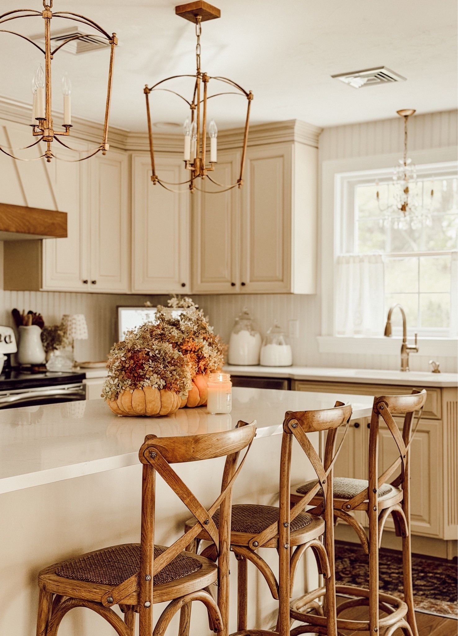The new pendant lights in the kitchen make the space feel so much cozier.

#LTKHome
