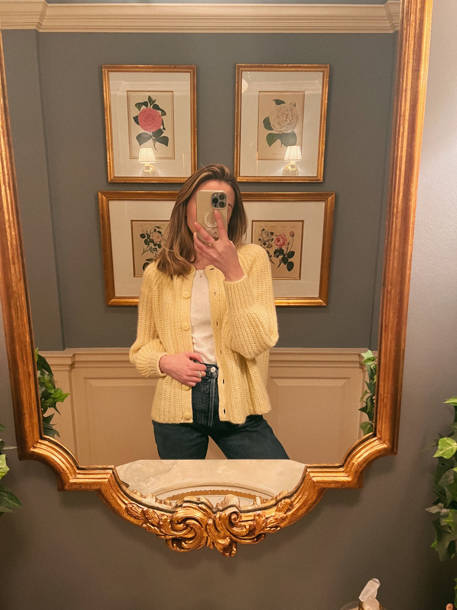 Butter yellow cardigan 

#LTKGala #LTKSeasonal #LTKSpringSale