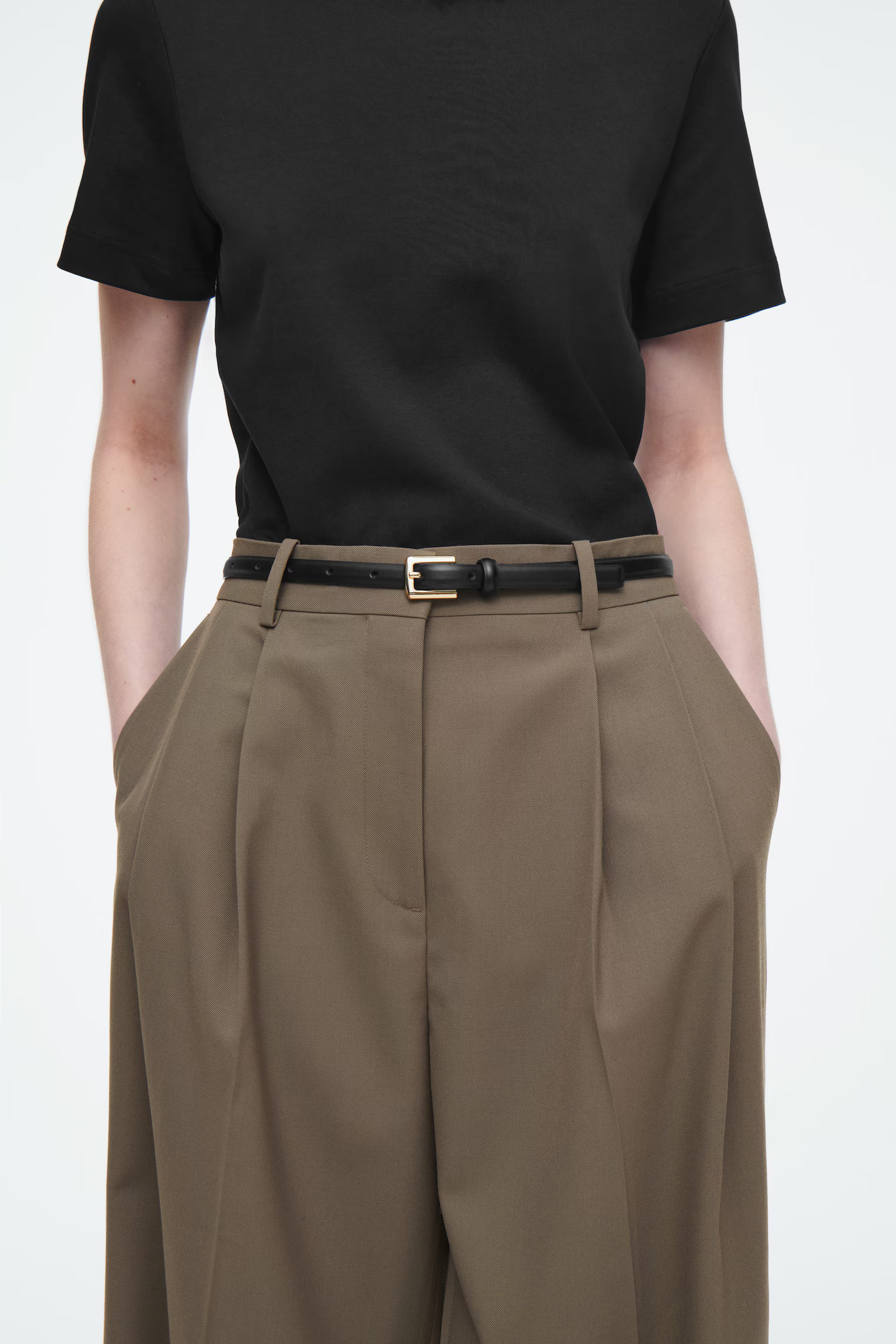 SKINNY LEATHER BELT - BLACK | COS (EU)