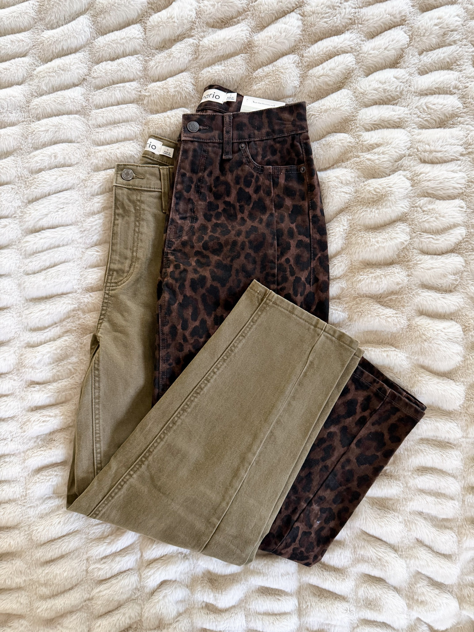 Under $25 jeans that make a basic fall outfit so much more fun 👀 The olive is perfect for everyday, but that chocolate leopard print is SO good!

Which pair would you choose? Comment LINK for the details 🫶🏻