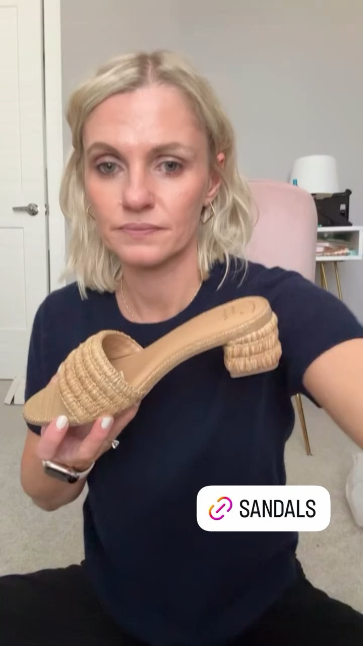 I love the little heel on these shoes! They are so cute for spring! 

#LTKPetite #LTKSeasonal #LTKOver40