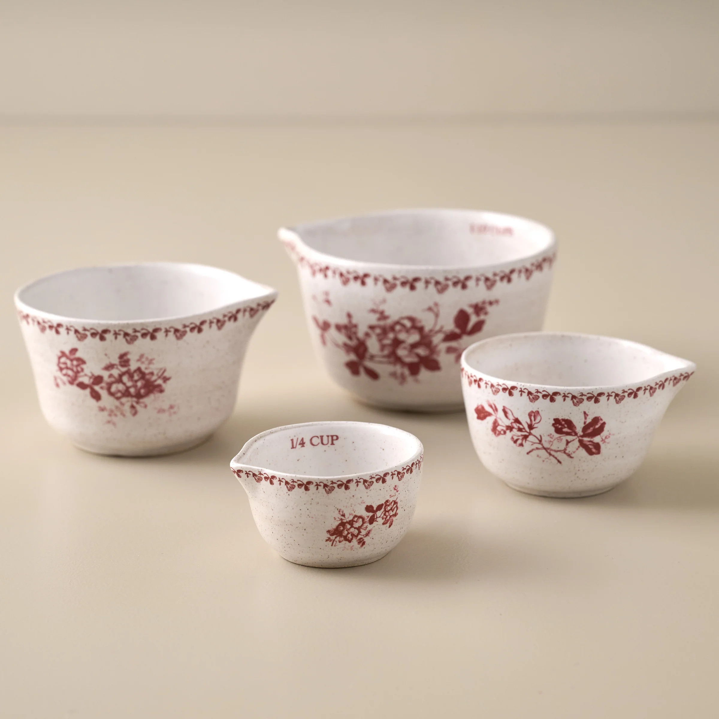 Heirloom Garden Scarlett Floral Measuring Cup Set | Magnolia