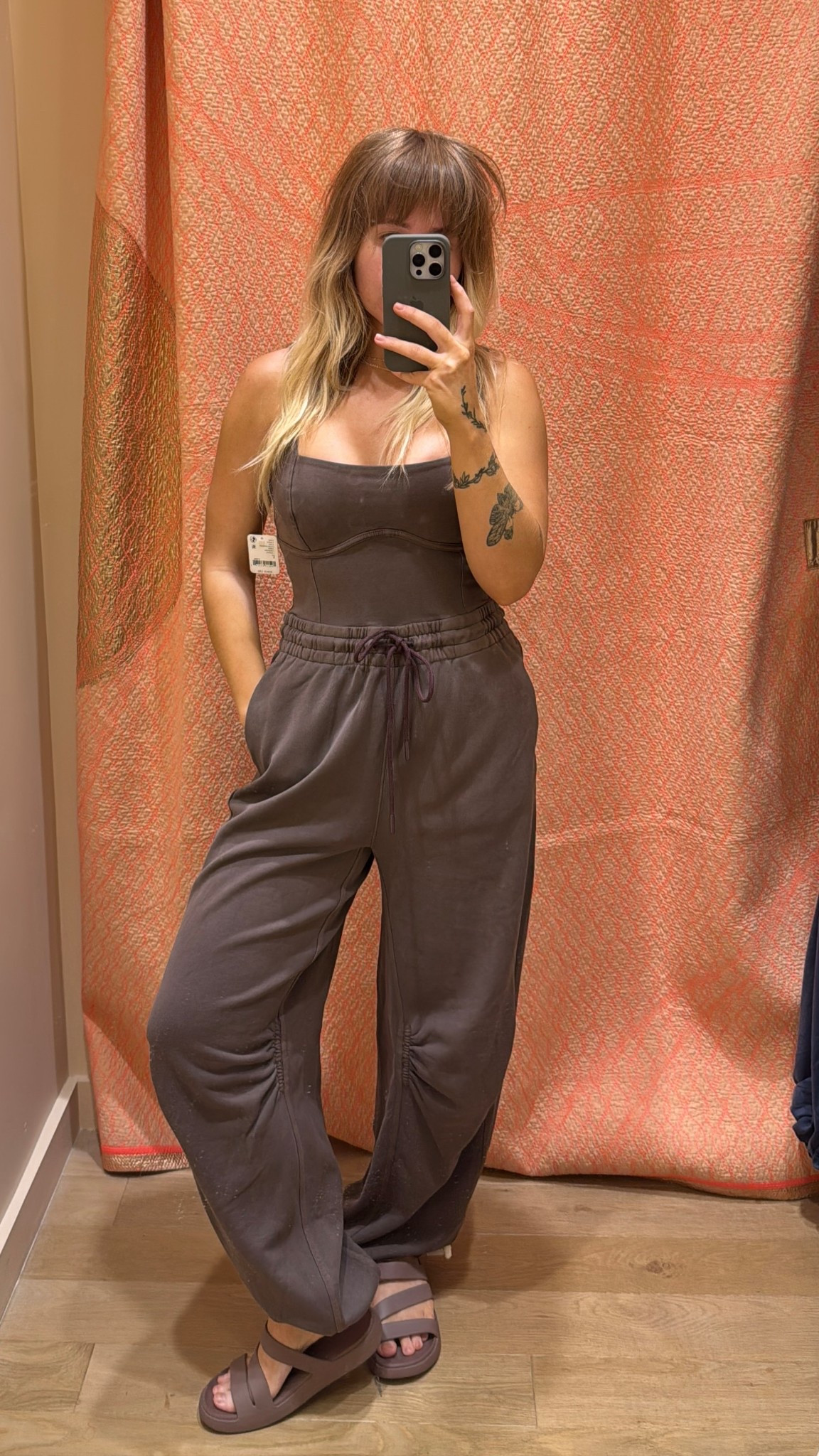 Overall jumper from free people 
Size small! 
Color espresso :) 

#freepeople #fpmovement #overalls #stretchyoveralls #jumper #onepiece #fallvlothes 

#LTKStyleTip #LTKTravel #LTKActive