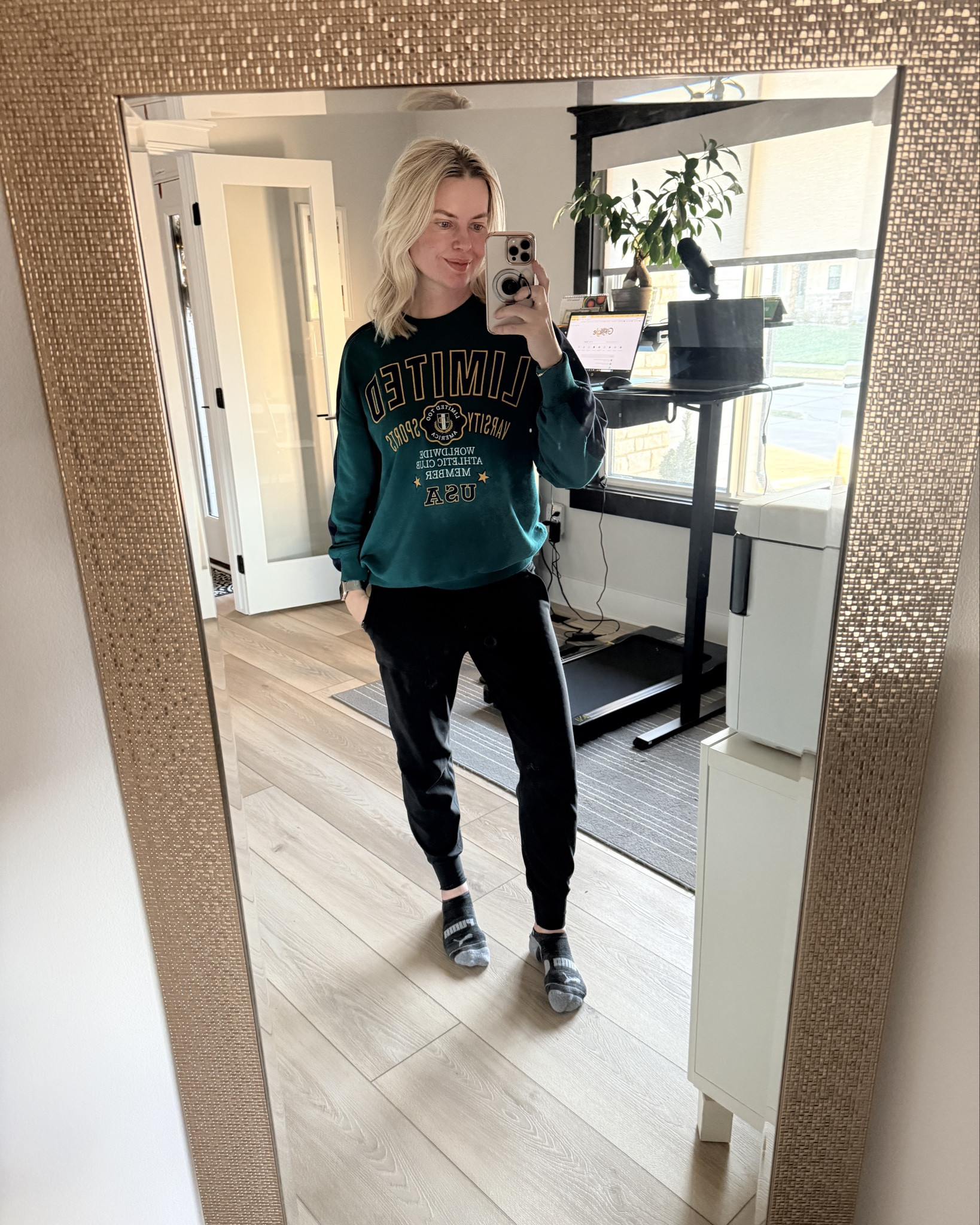 If you need me tonight, I’ll be ringing in the new year from the couch 🥂
Limited Too sweatshirt, Lululemon leggings, zero plans, 10/10 comfort.



#LTKmomlife #LTKselfcare #LTKActive