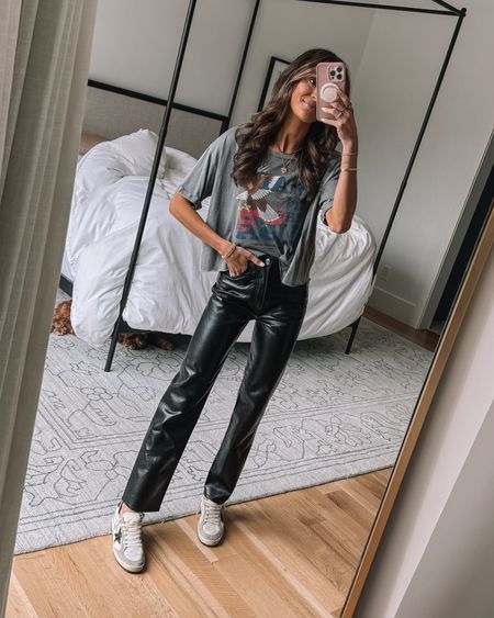 love the look of these agolde leather pant with a casual graphic tee and sneakers! 🖤


#leatherpants #casualoutfit #outfitideas #agolde #goldengoose 

#LTKstyletip