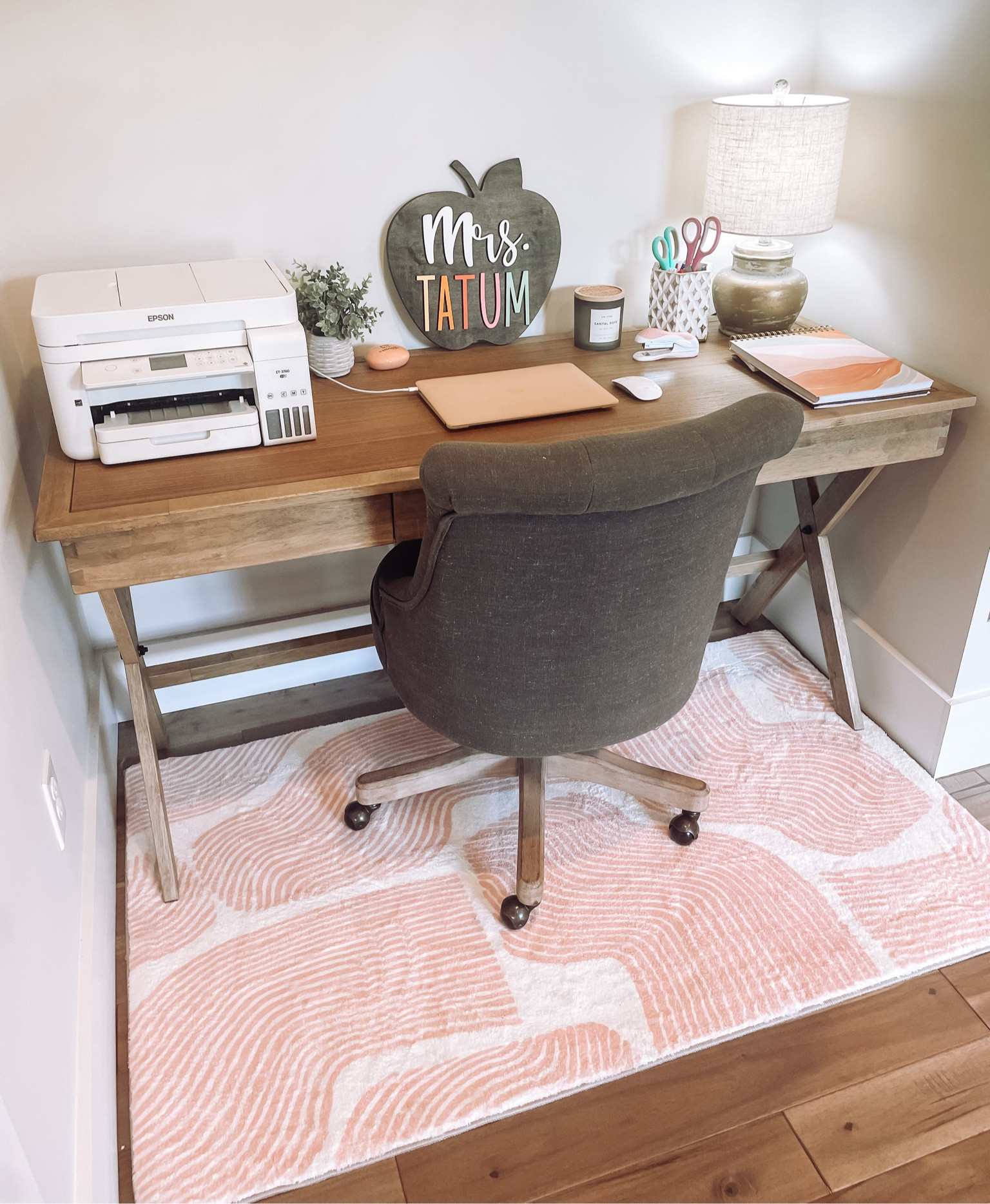 New desk area 😍

#LTKfindsunder100 #LTKhome #LTKfindsunder50