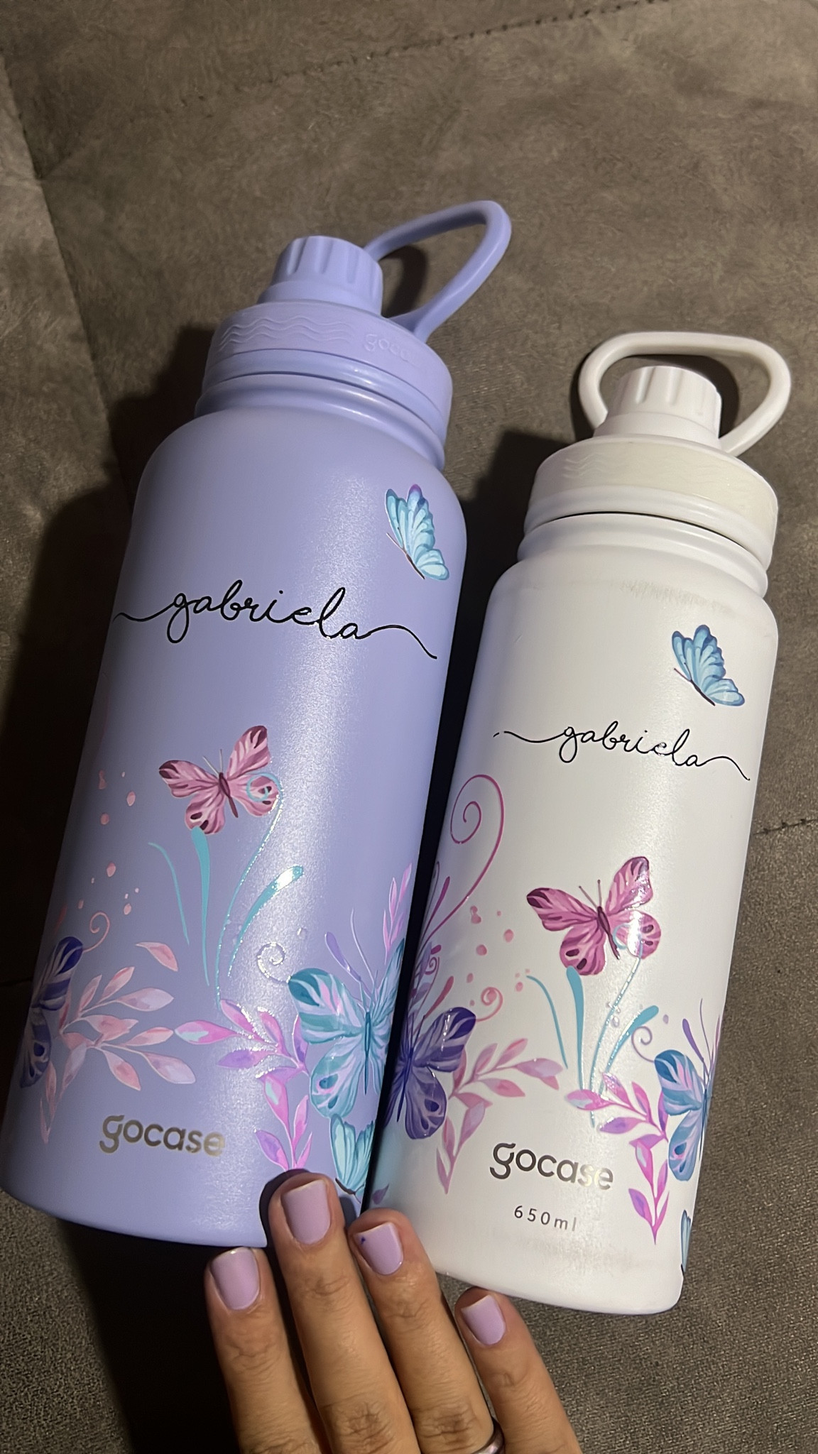 Com capacidade de 650ml ou 950ml, a Garrafa Térmica Fresh mantém sua bebida quente por até 12hrs ou fria por até 24hrs. Depois dessa, não tem espaço para café frio e suco quente, em?
Quanto mais fria/quente estiver a bebida, por mais tempo a Garrafa Fresh manterá a temperatura dela.

Dica: Para uma bebida mais gelada, utilize gelo dentro da garrafa.



#LTKbeauty #LTKbrasil #LTKtravel