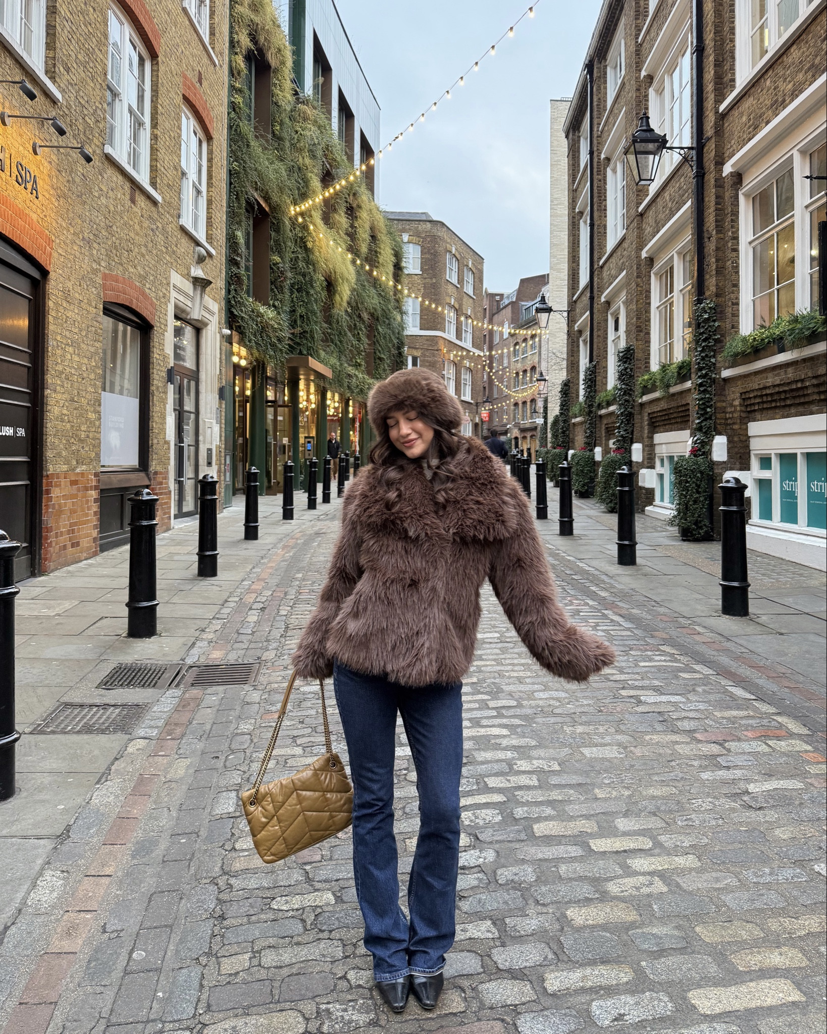 Last LDN fit🐻 

#LTKootd #LTKSeasonal #LTKgrwm