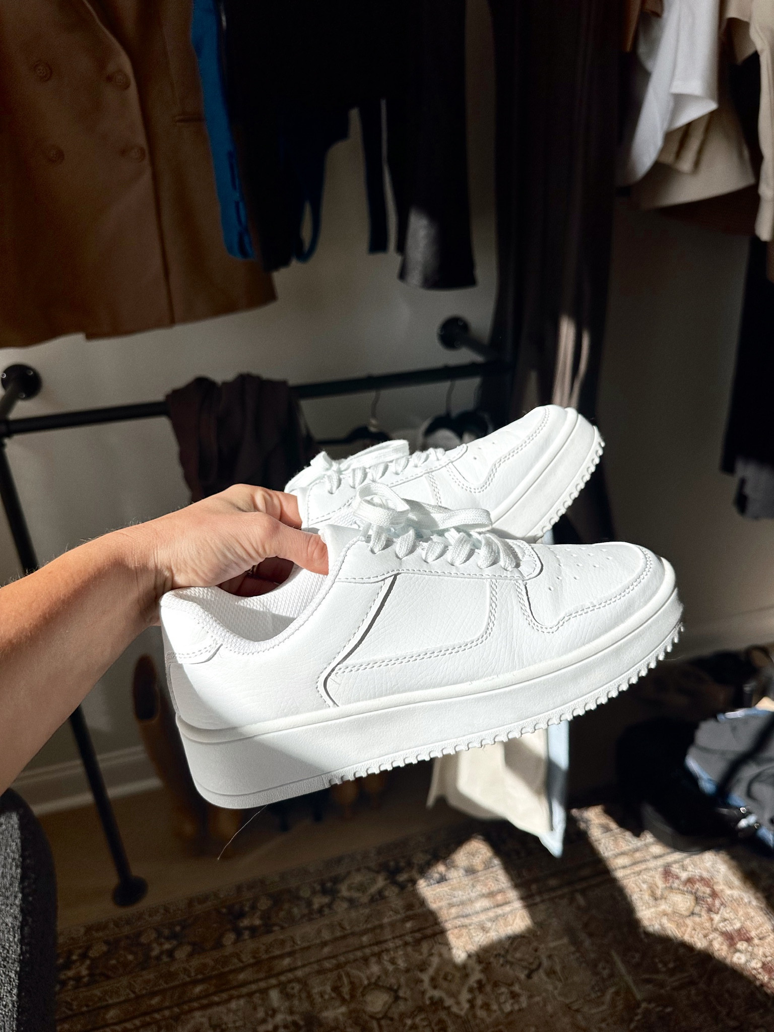Cutest Walmart sneakers 👟

#whitesneaker #shoes #walmartfashion