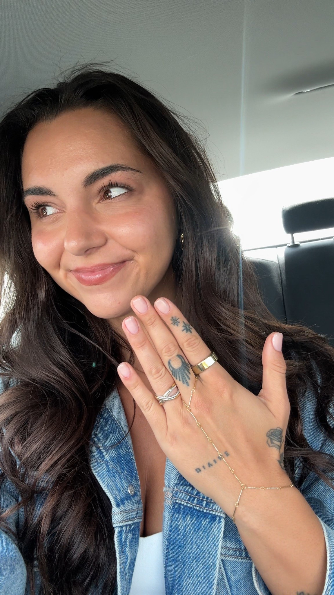 Lip combo

NYX lip pencil shade peekaboo neutral
L’Oréal  plump ambition hyaluron lip oil shade Cristal clear 